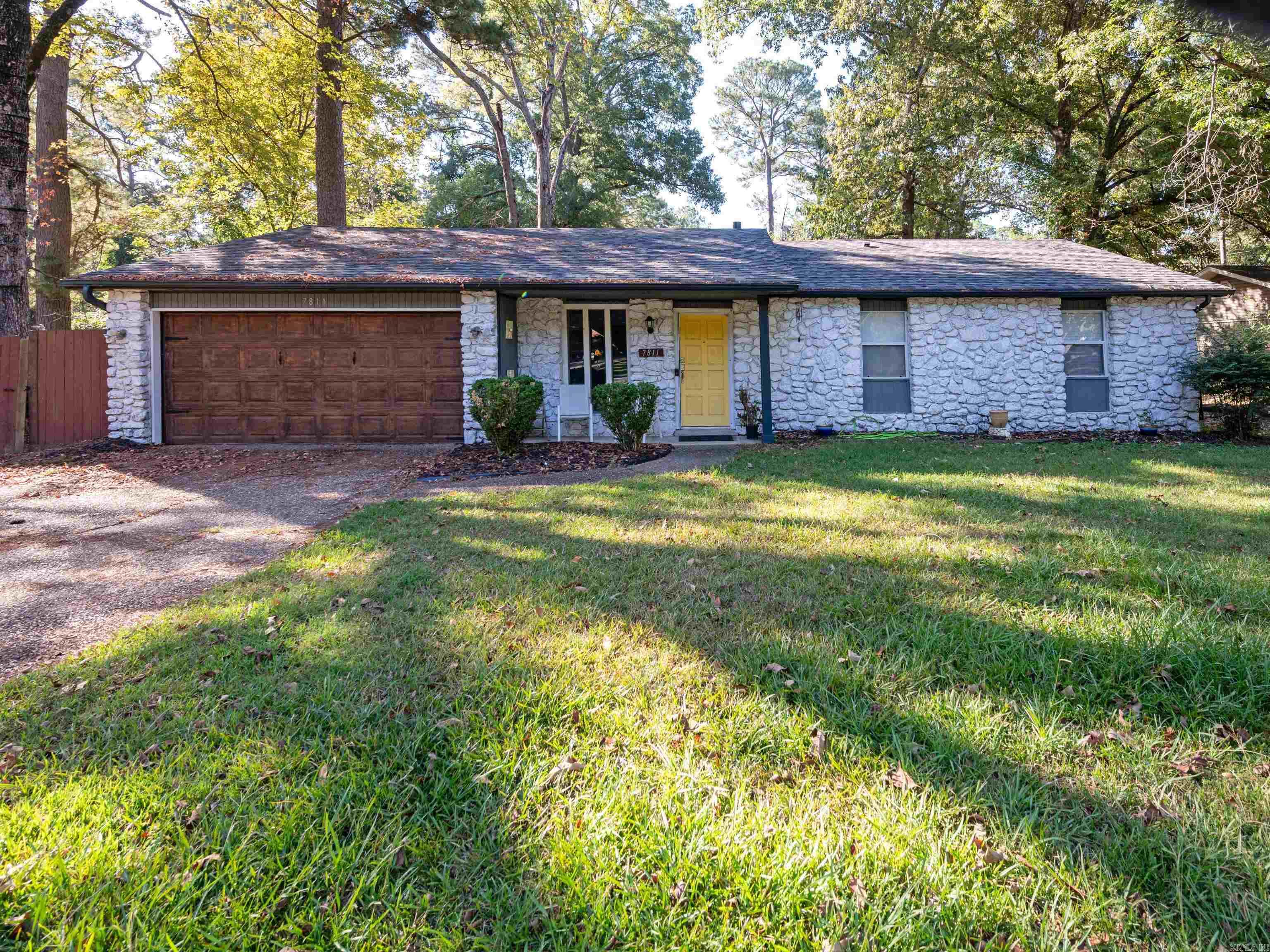 7811 Pat Lane Property Photo 1