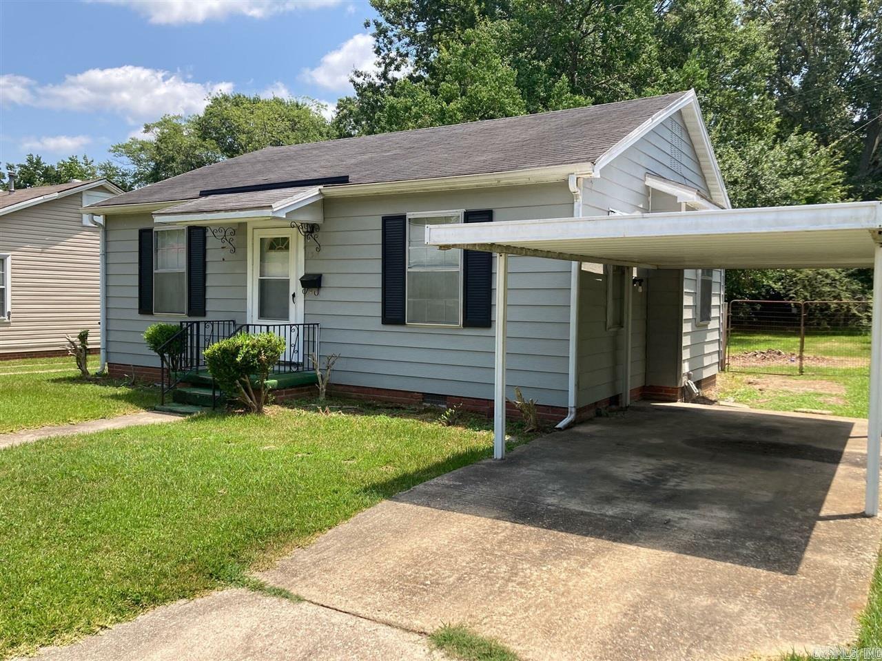1311 Combs Street Property Photo 1
