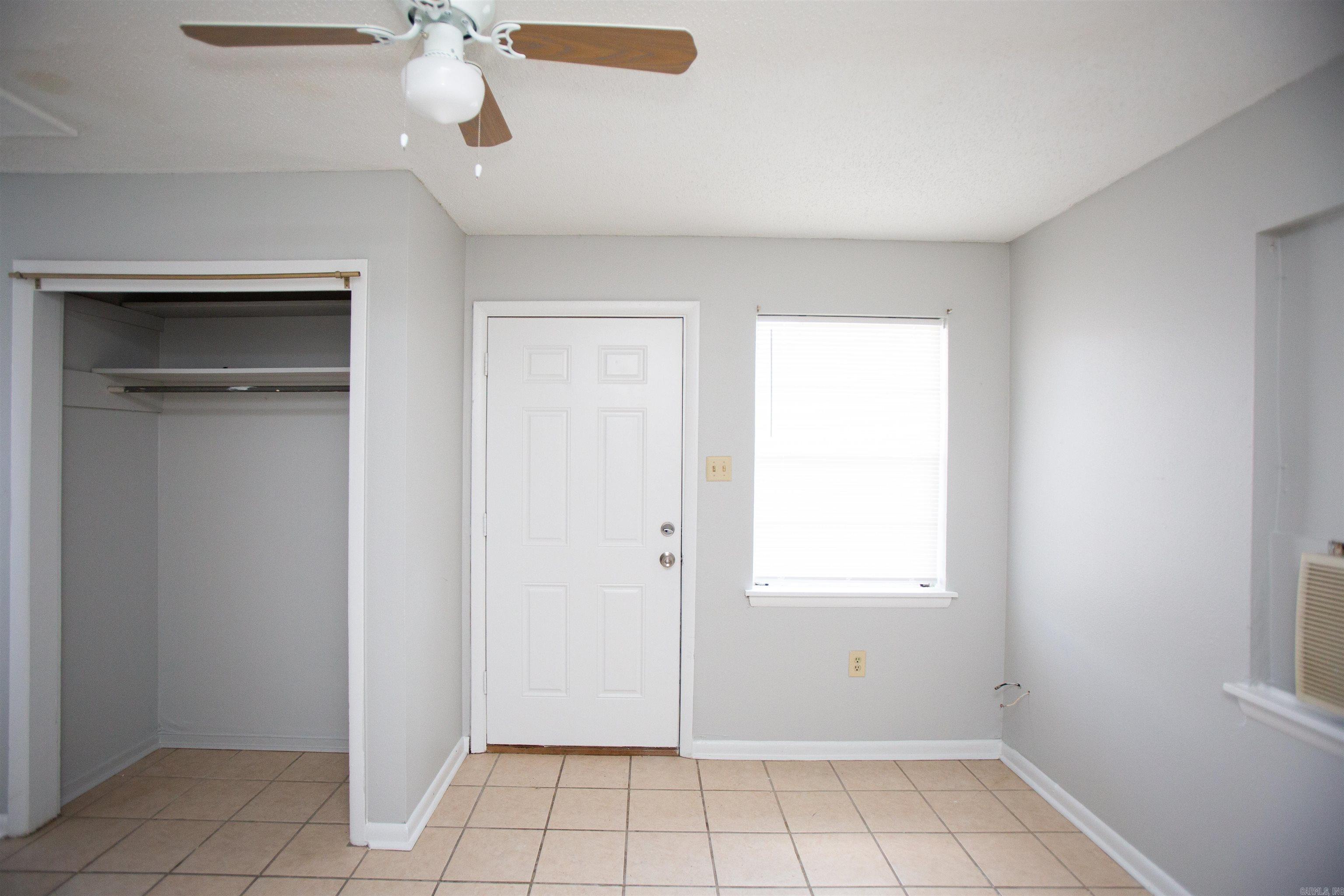 2410 1/2 Division Street Property Photo 2