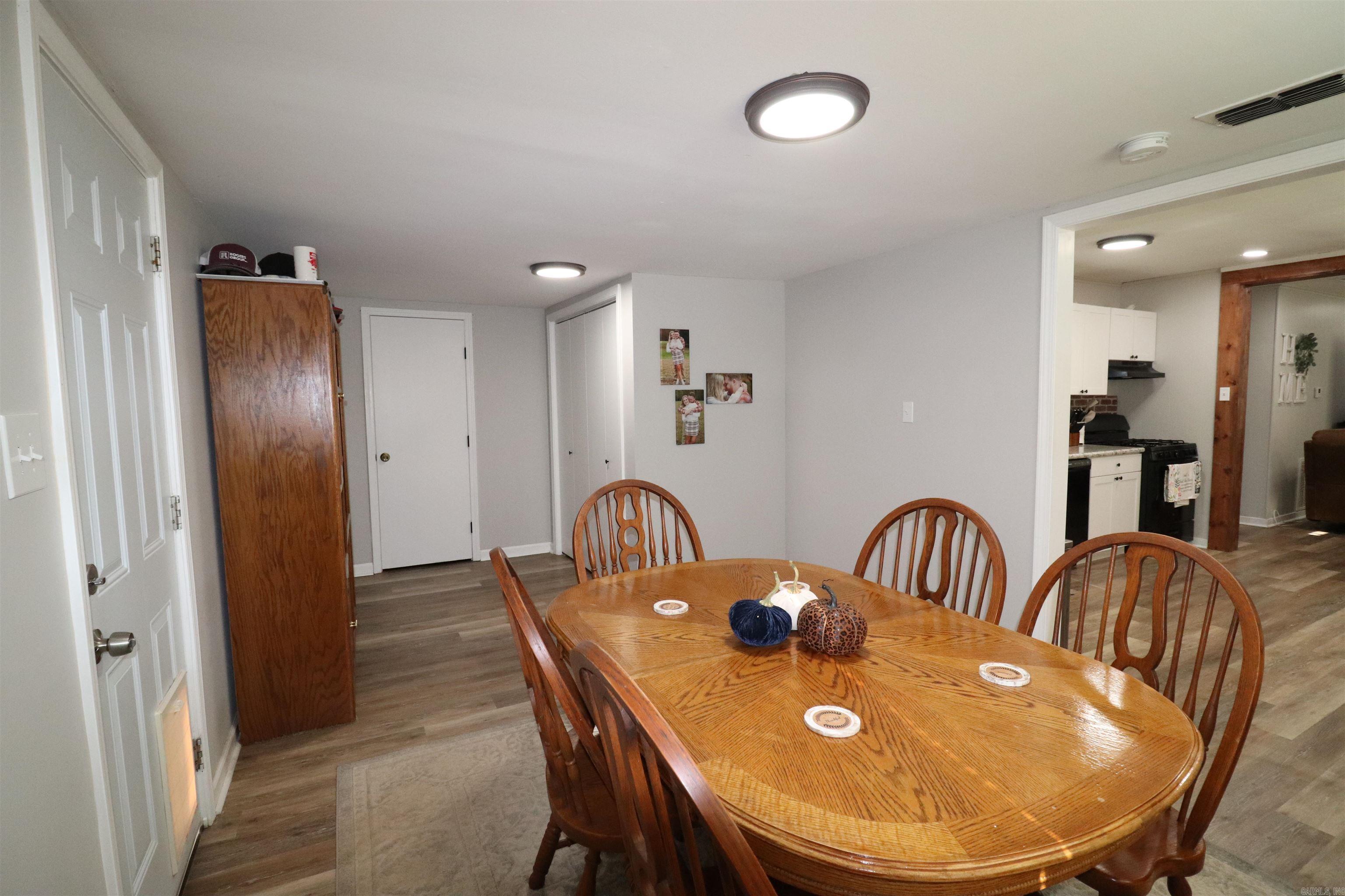 710 Dalewood Property Photo 4