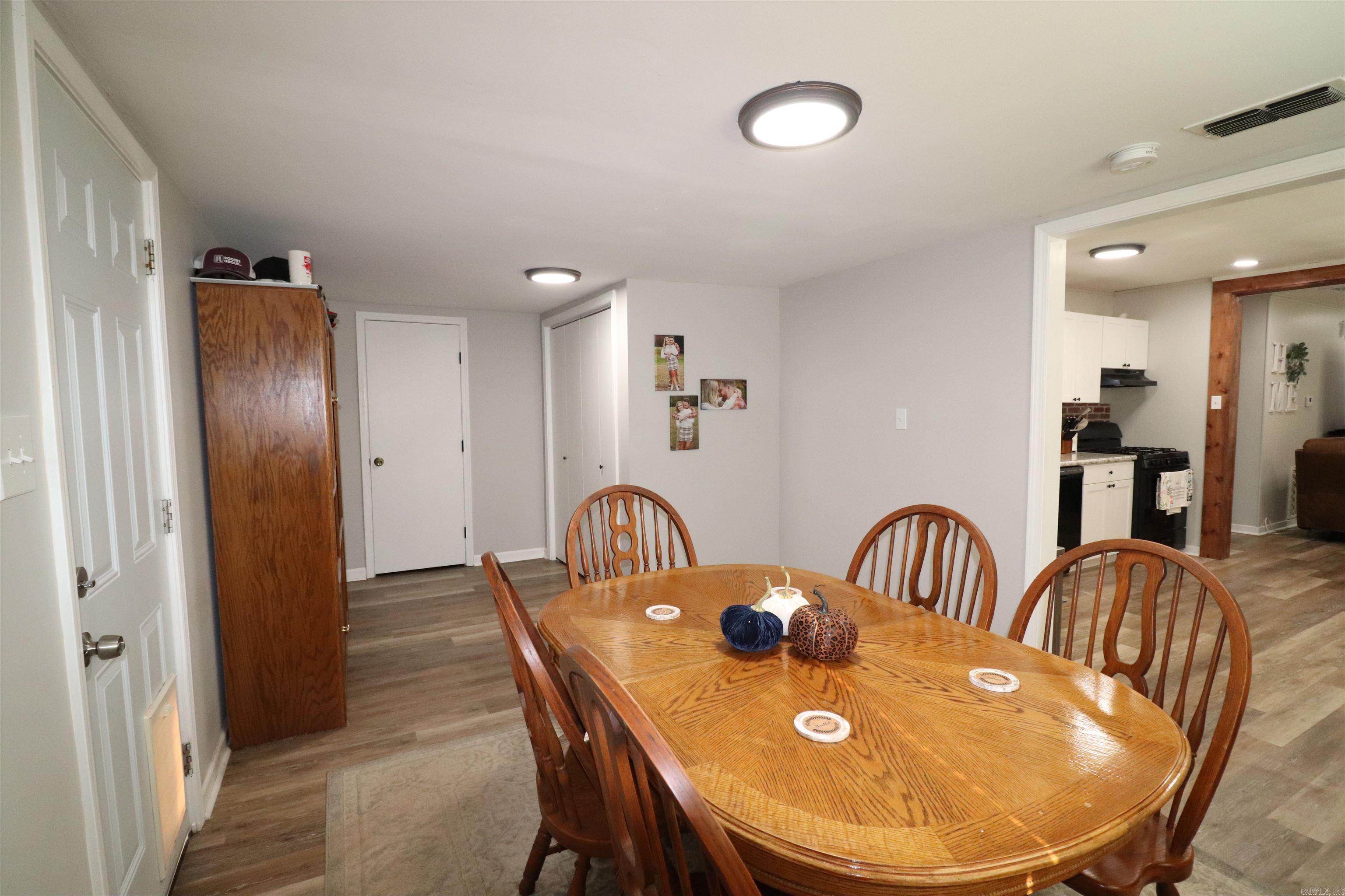 710 Dalewood Property Photo 5