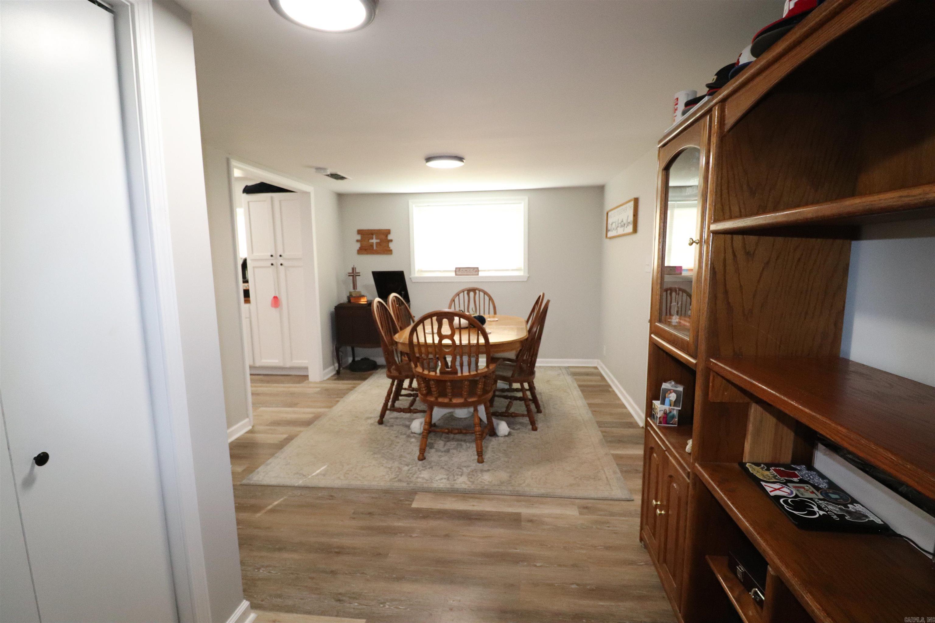 710 Dalewood Property Photo 6