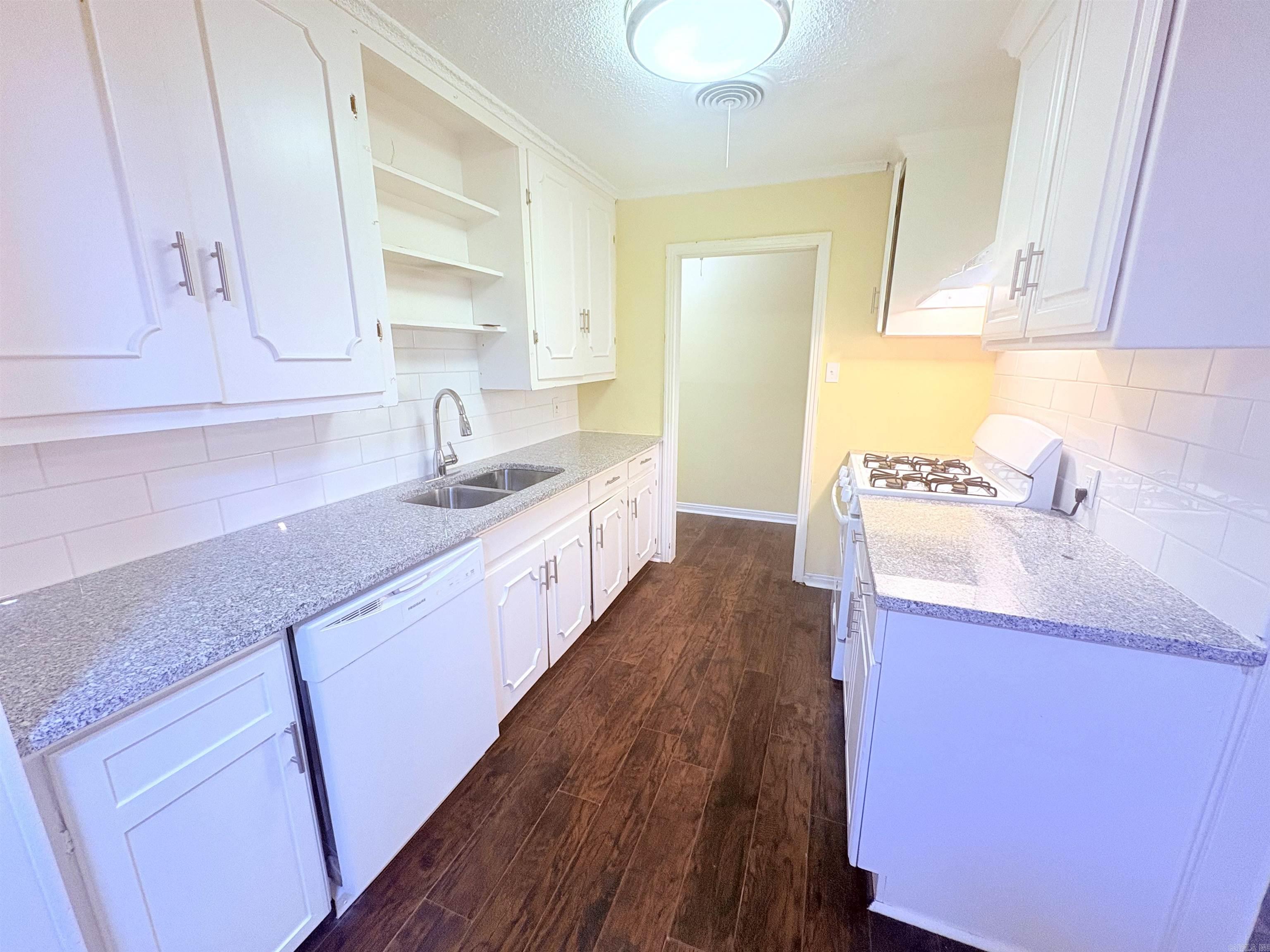 4719 West Street Property Photo 3