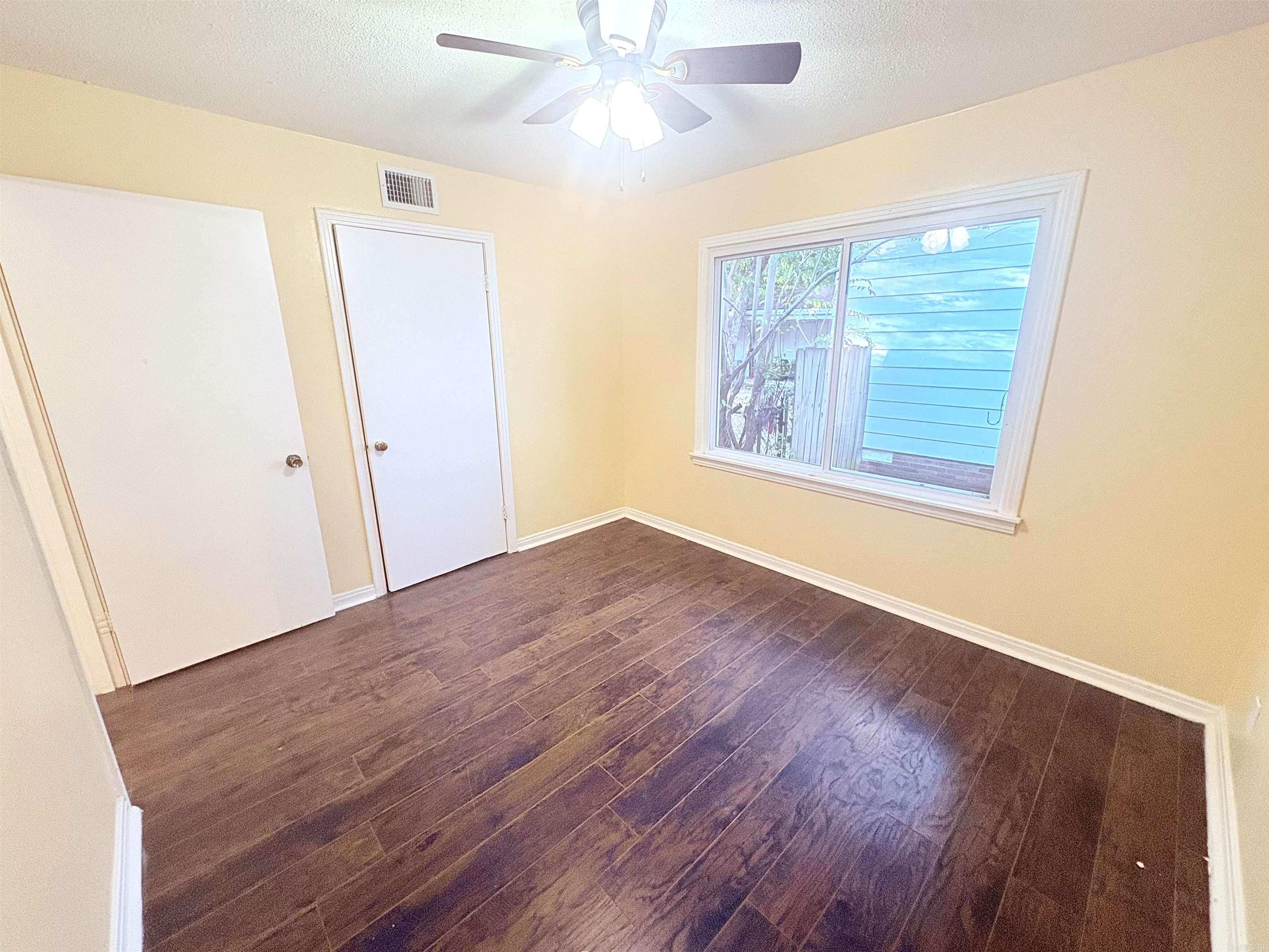 4719 West Street Property Photo 6