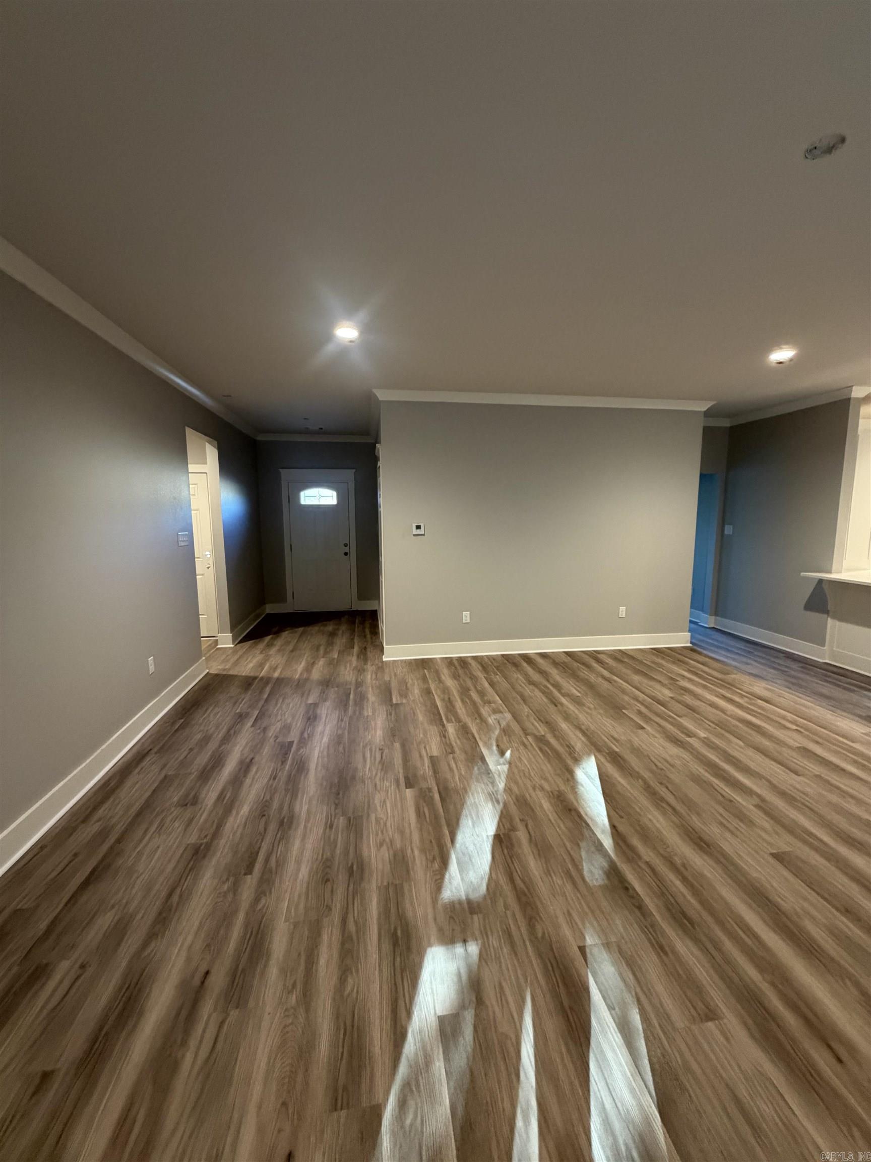 5548 Bundy Drive Property Photo 11