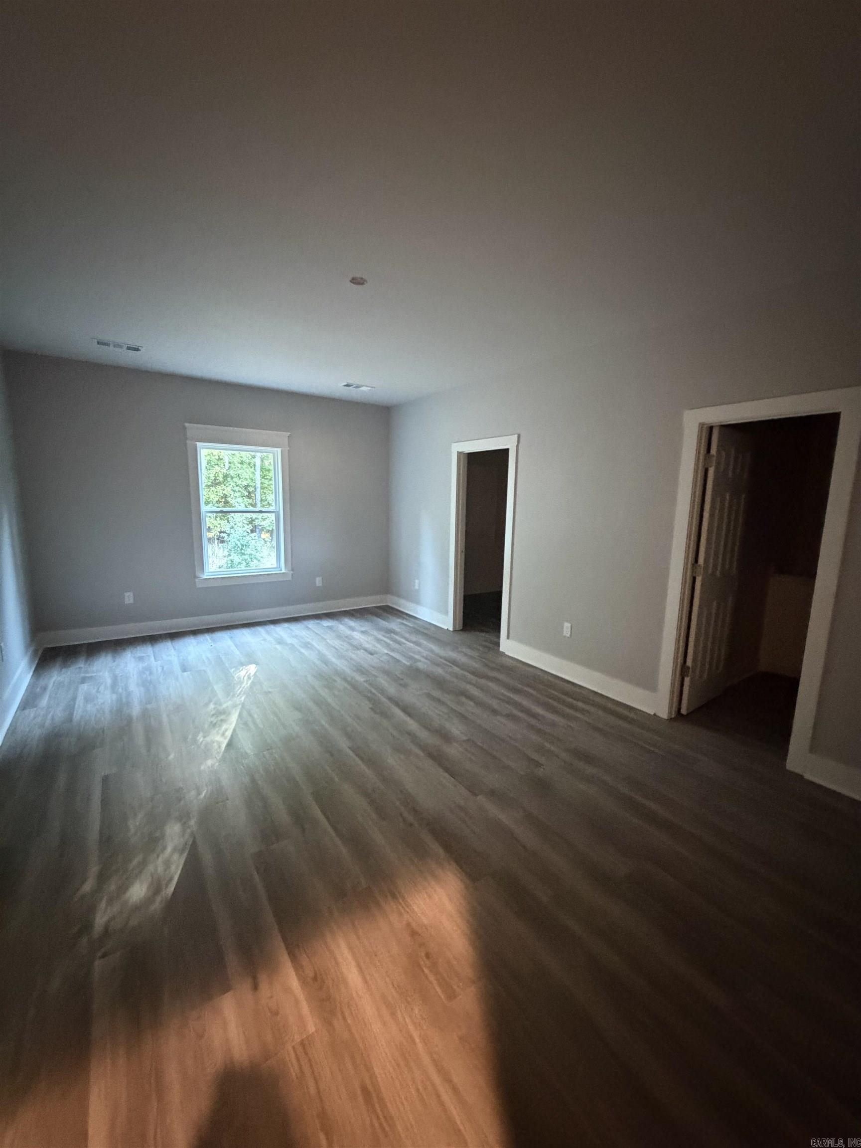 5548 Bundy Drive Property Photo 12
