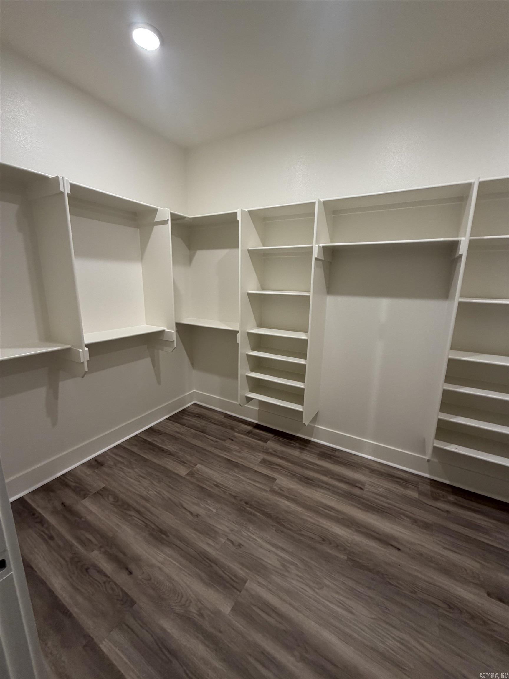 5548 Bundy Drive Property Photo 20
