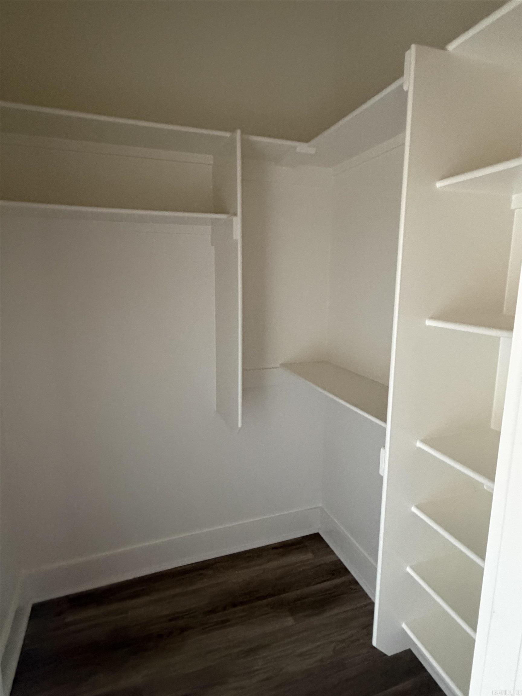 5548 Bundy Drive Property Photo 22