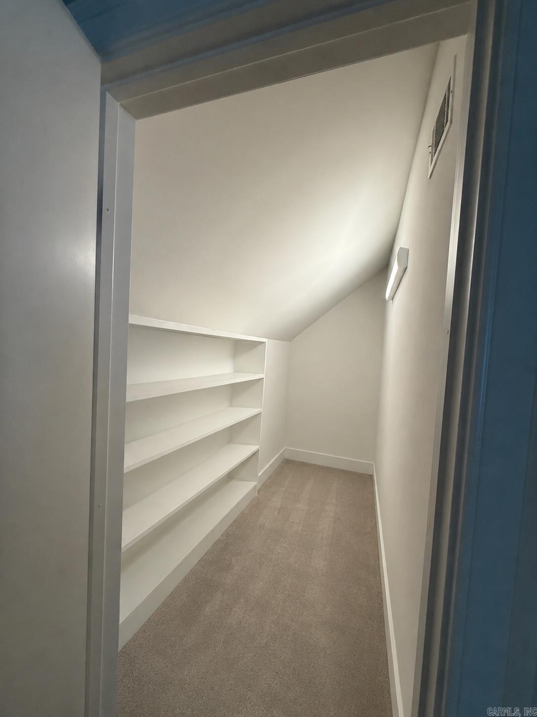 404 Ensbury Drive Property Photo 25