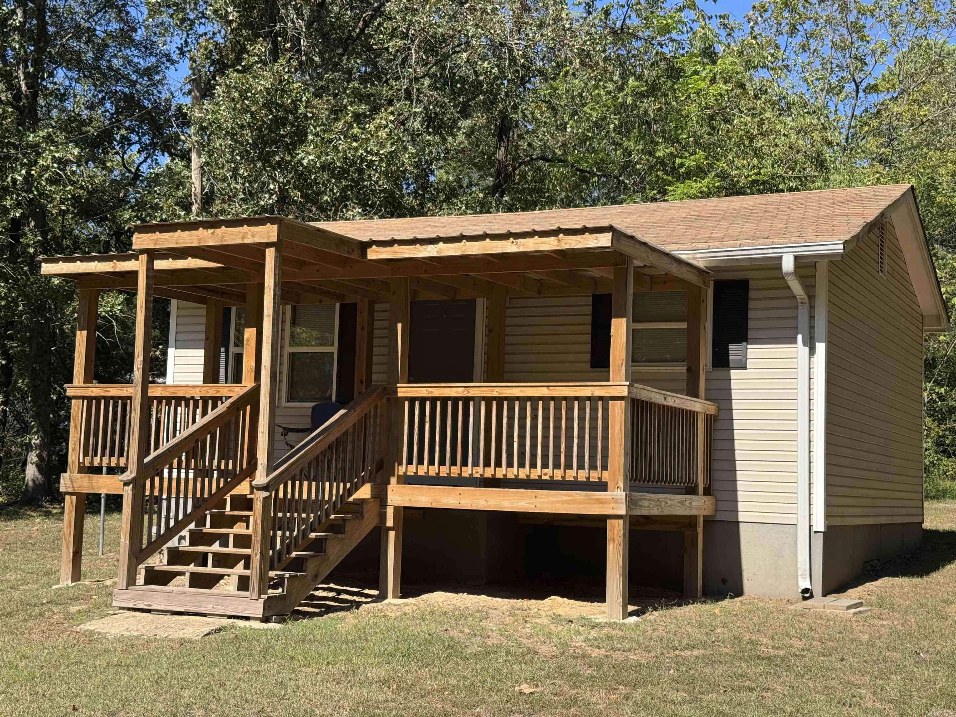 2204 Town & Country Street Property Photo 2