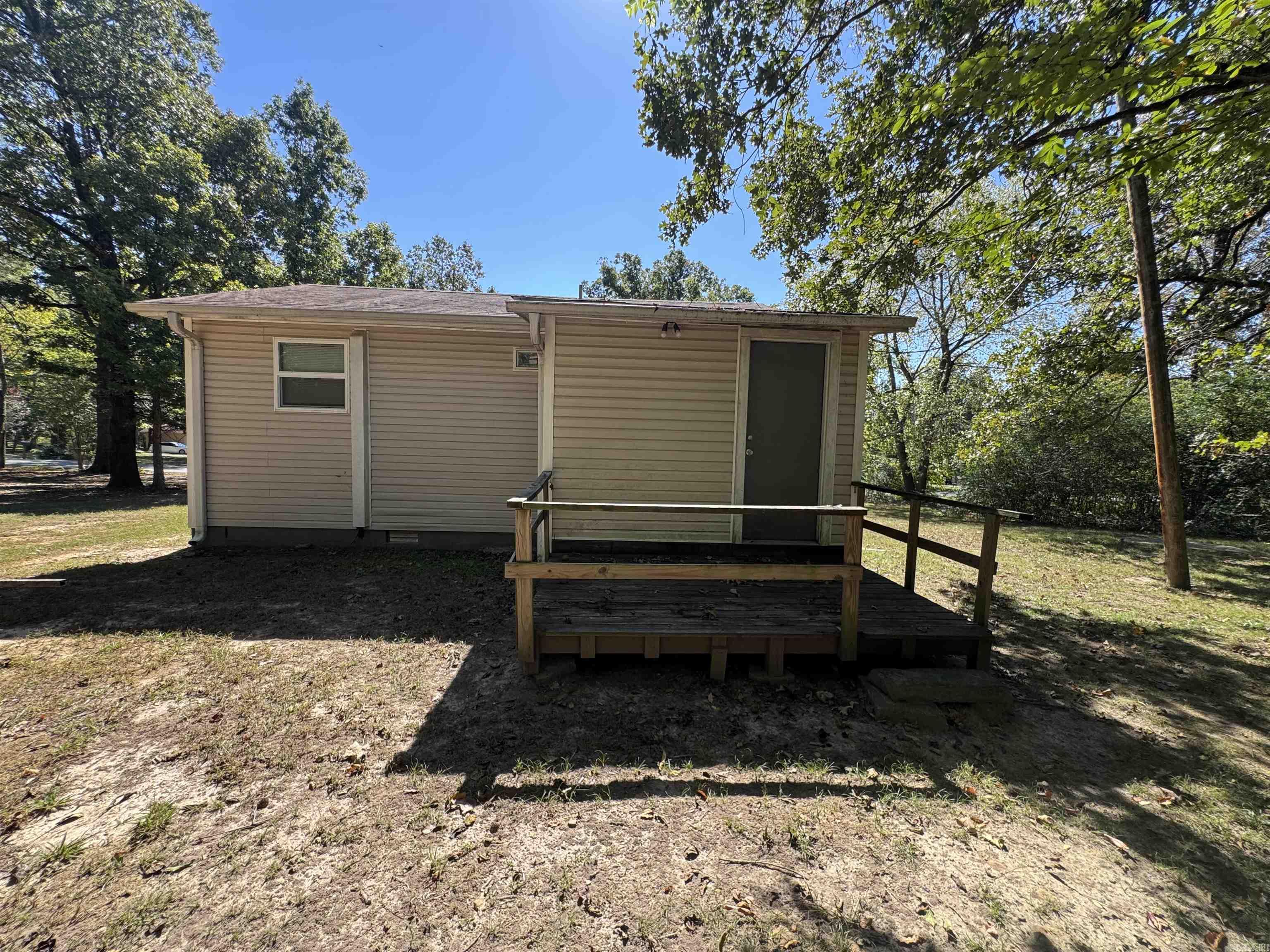 2204 Town & Country Street Property Photo 3