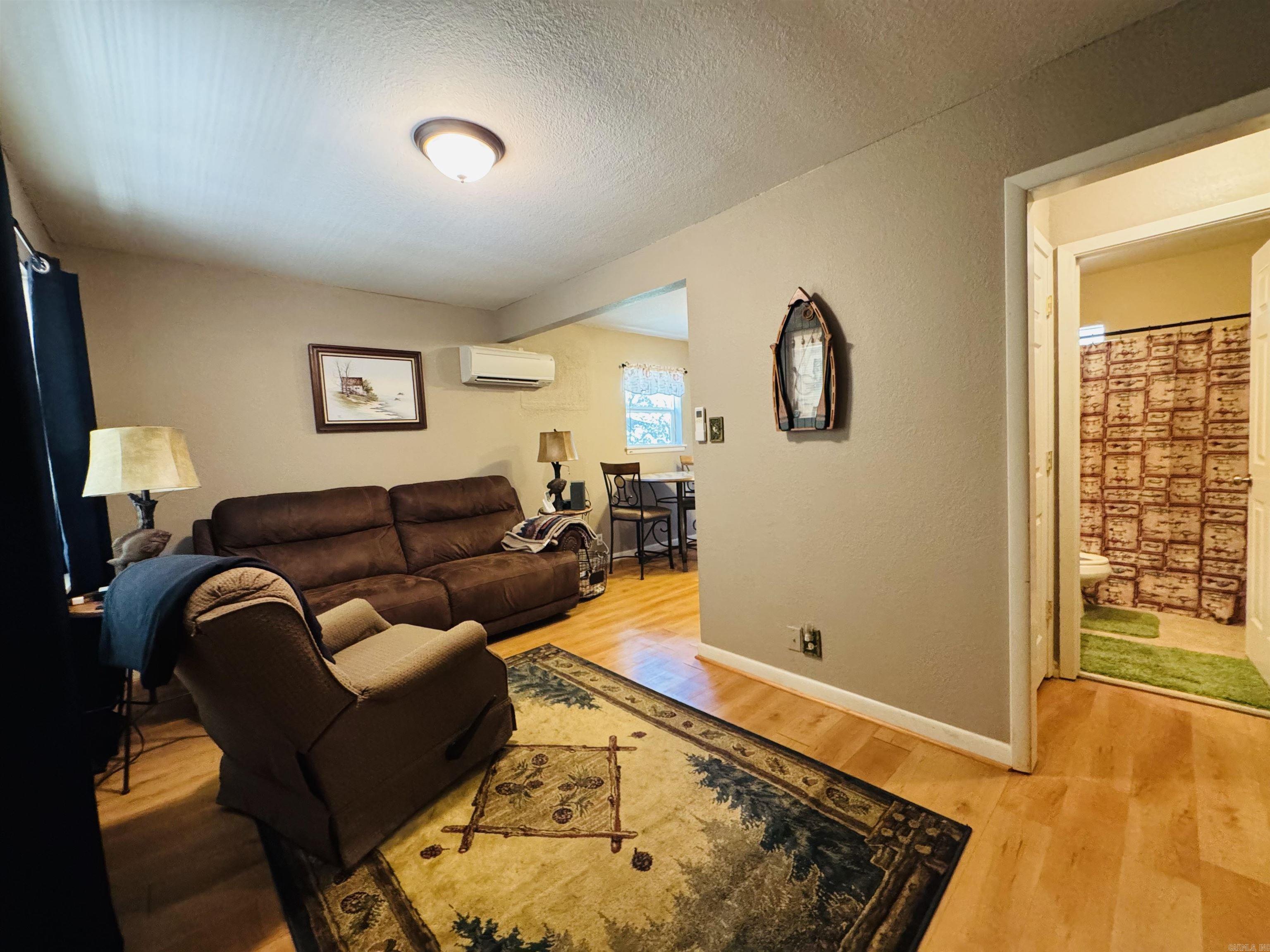 2204 Town & Country Street Property Photo 4