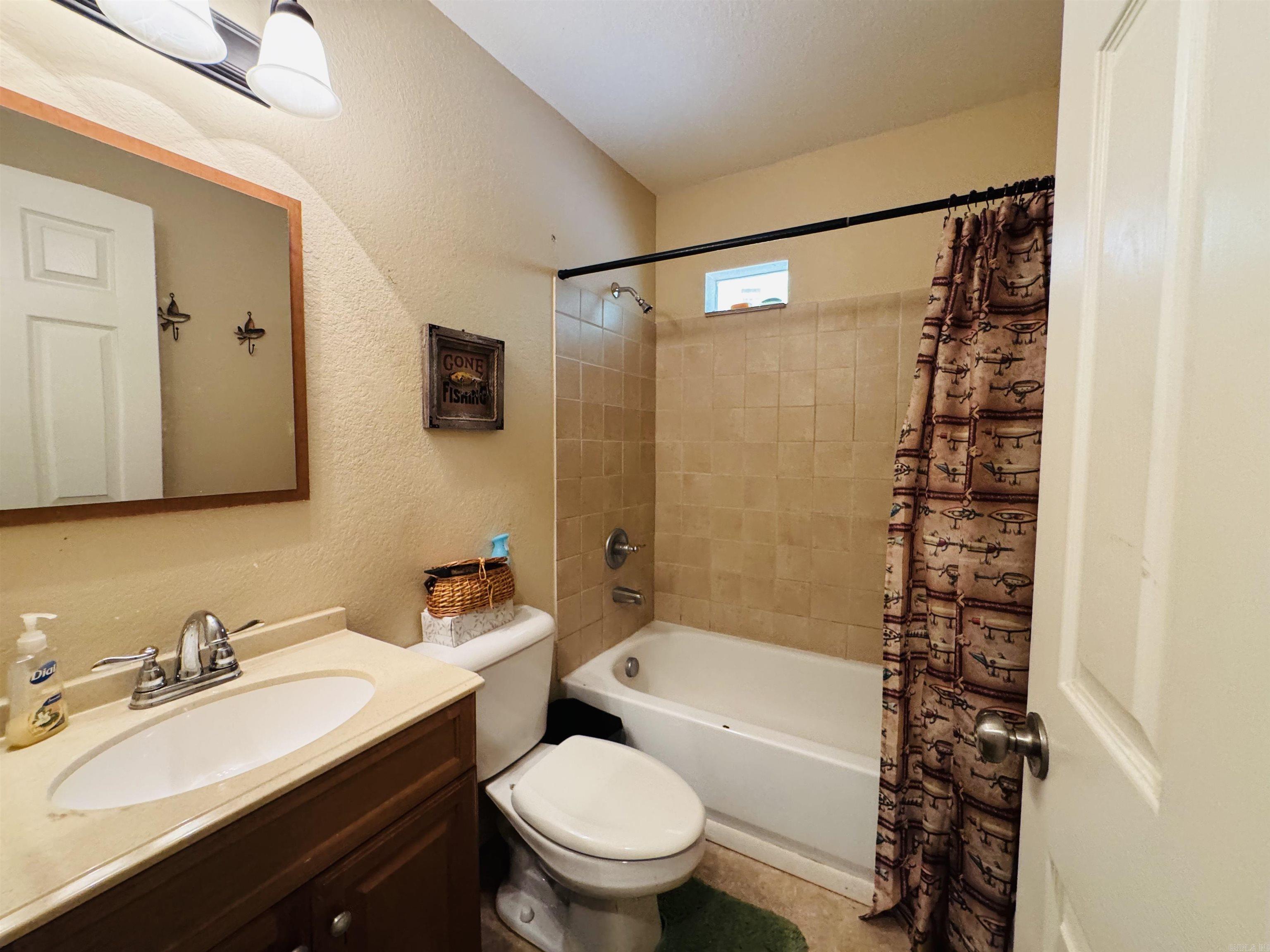 2204 Town & Country Street Property Photo 7