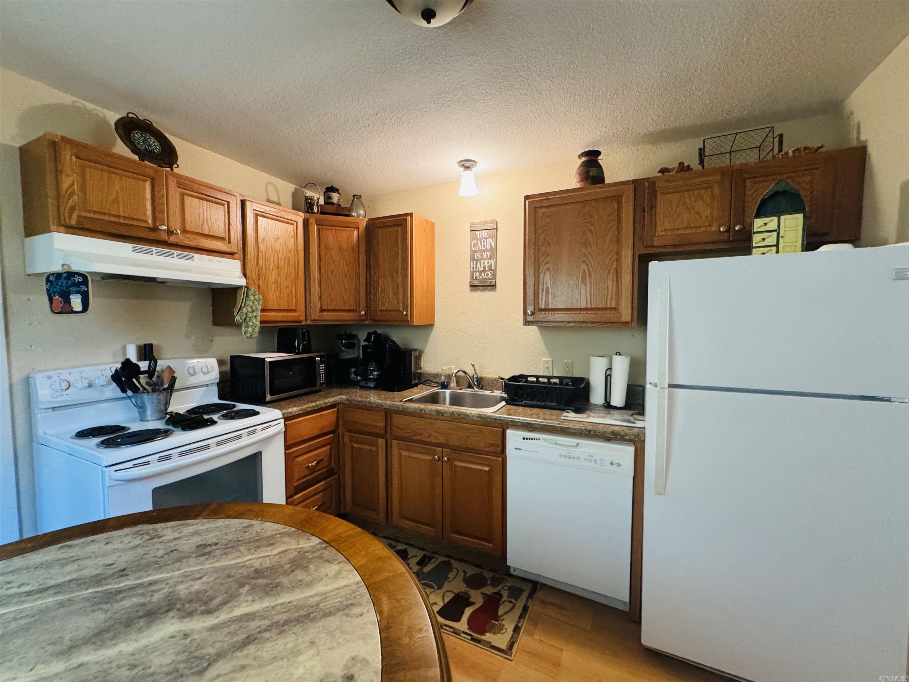 2204 Town & Country Street Property Photo 10