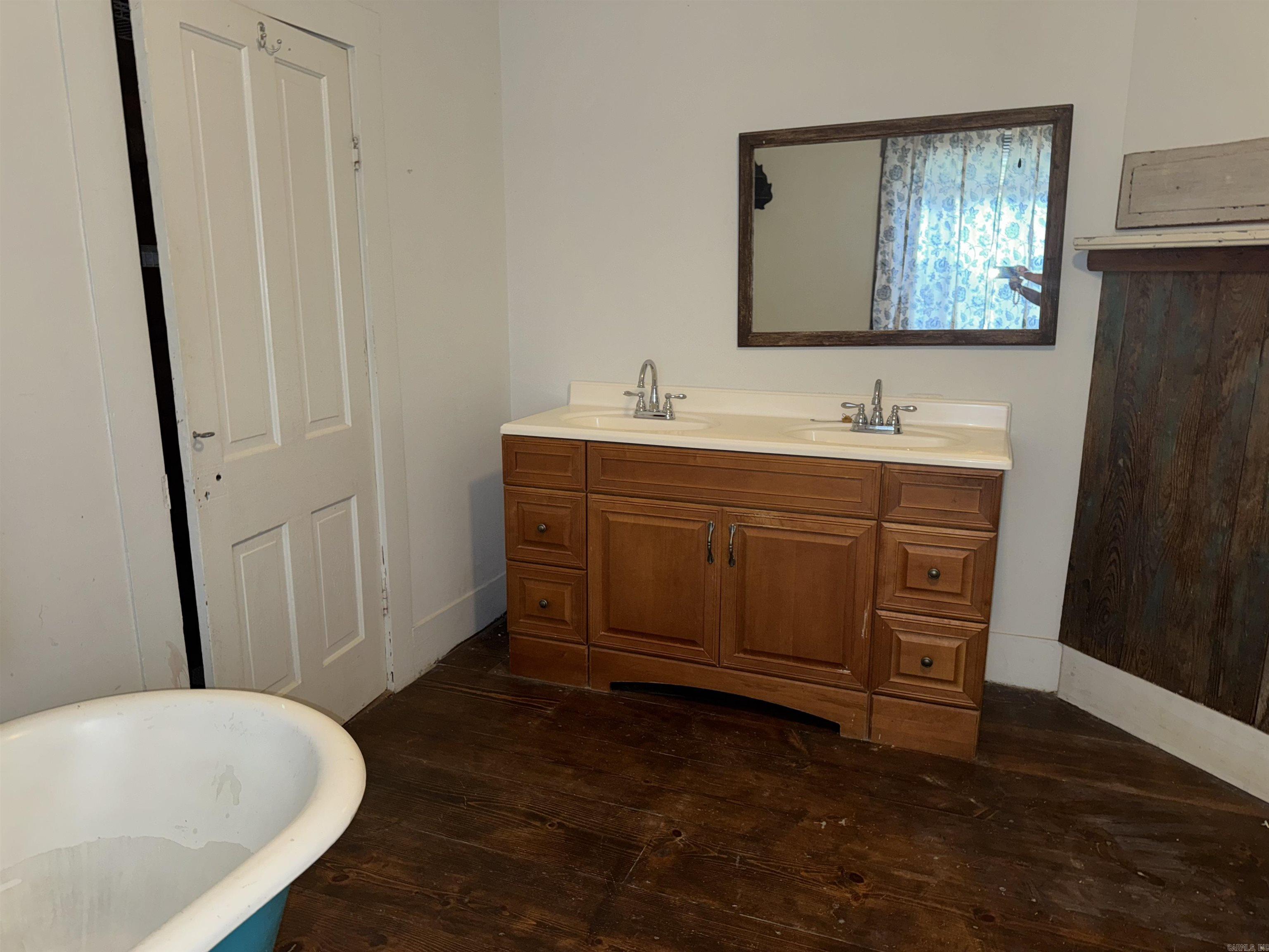 184 Plugge Property Photo 13