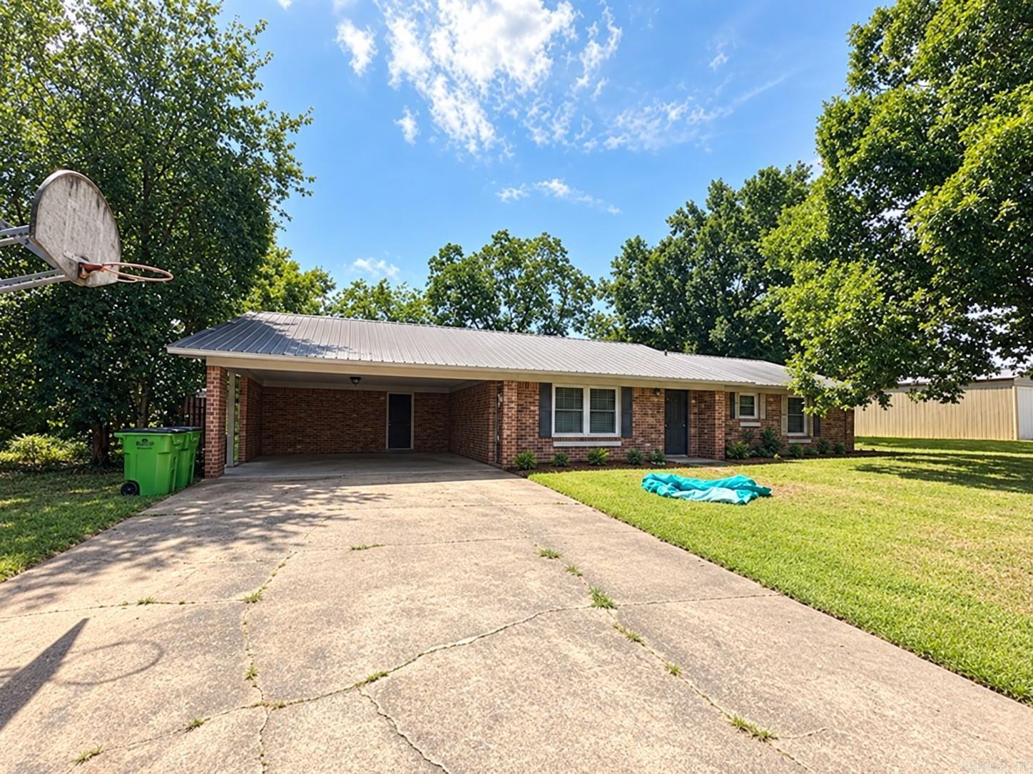 68 Eastwood Drive Property Photo 1