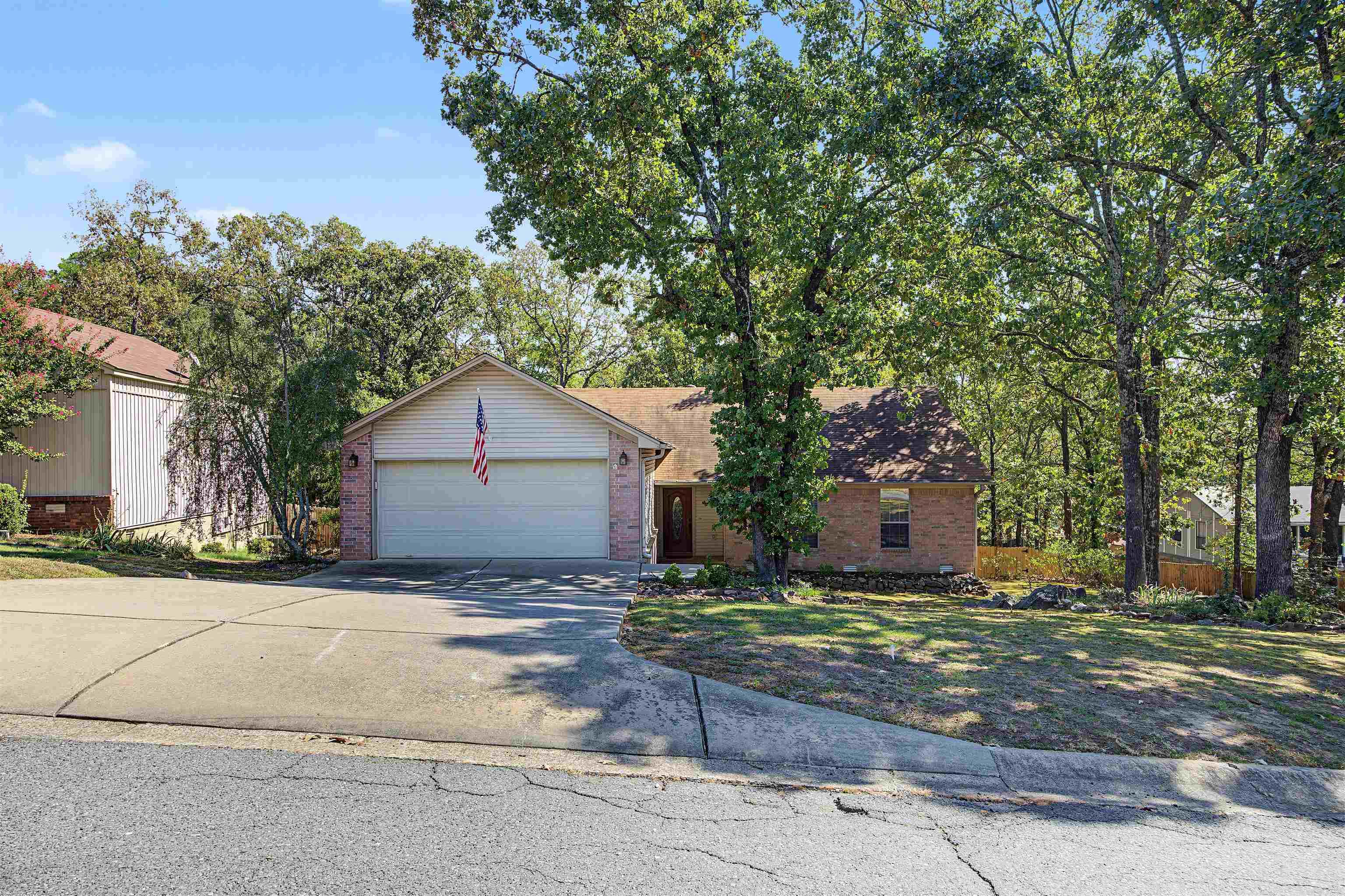 6 Hightrail Dr Property Photo 2