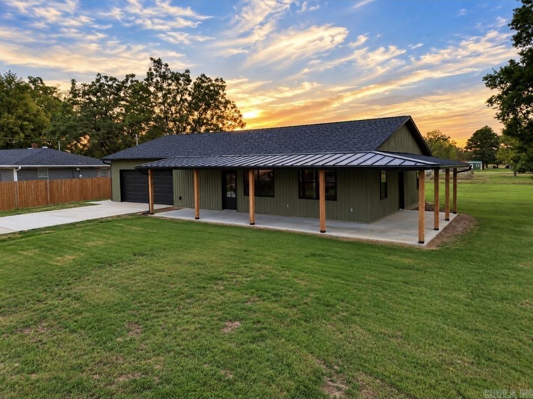 1108 S Dodd Property Photo 4