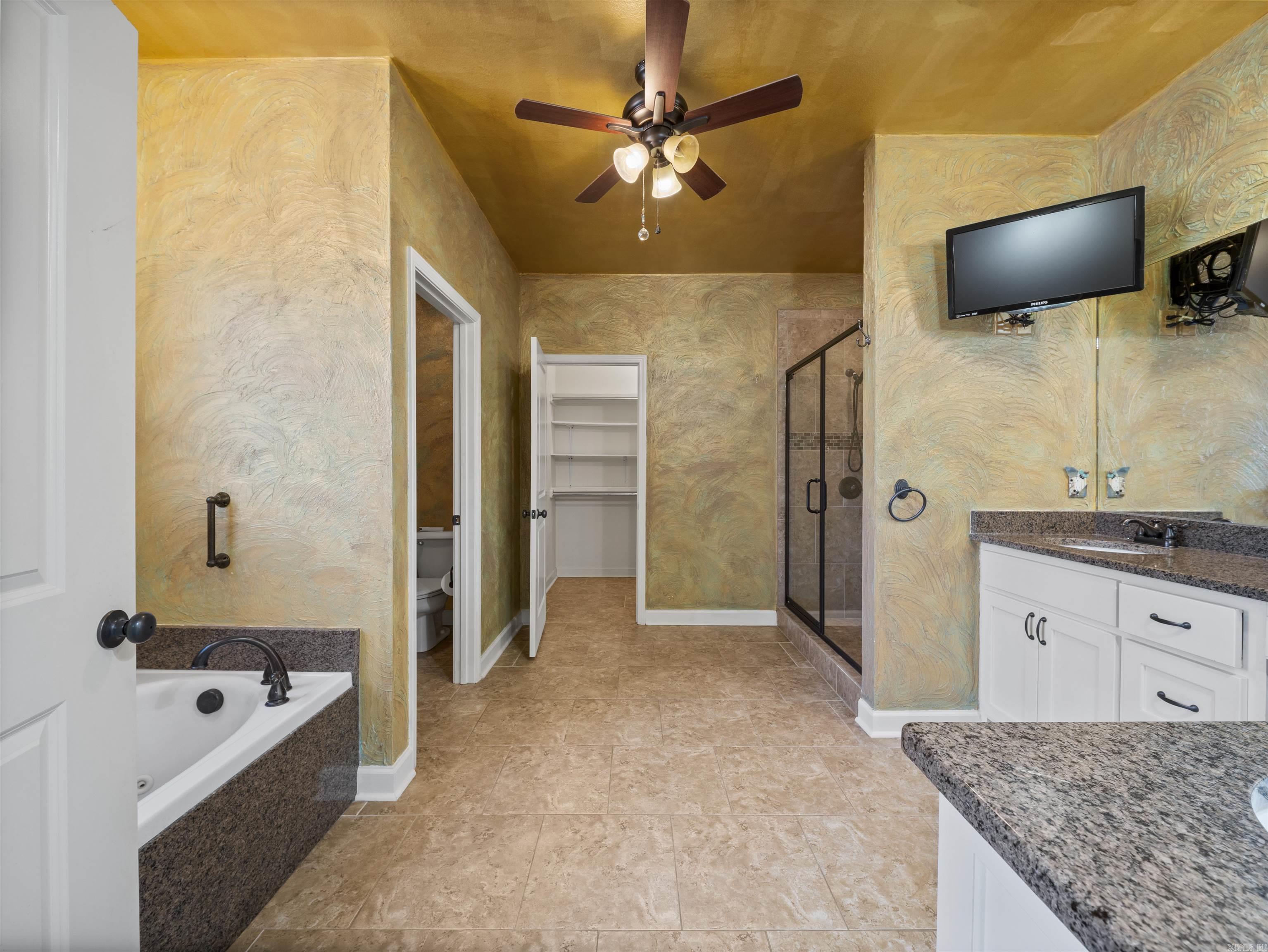 7115 Worth Avenue Property Photo 13