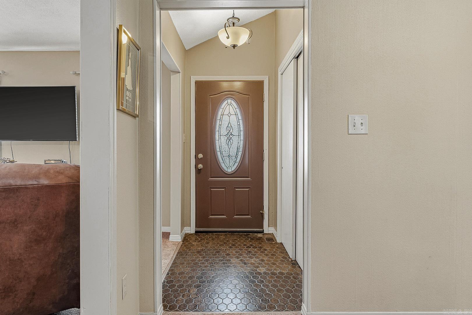 2221 Indian Trails St. Property Photo 5
