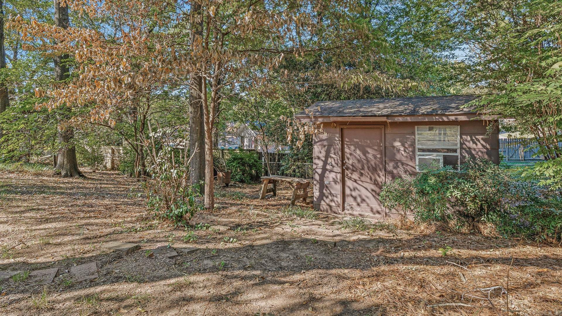 2221 Indian Trails St. Property Photo 26