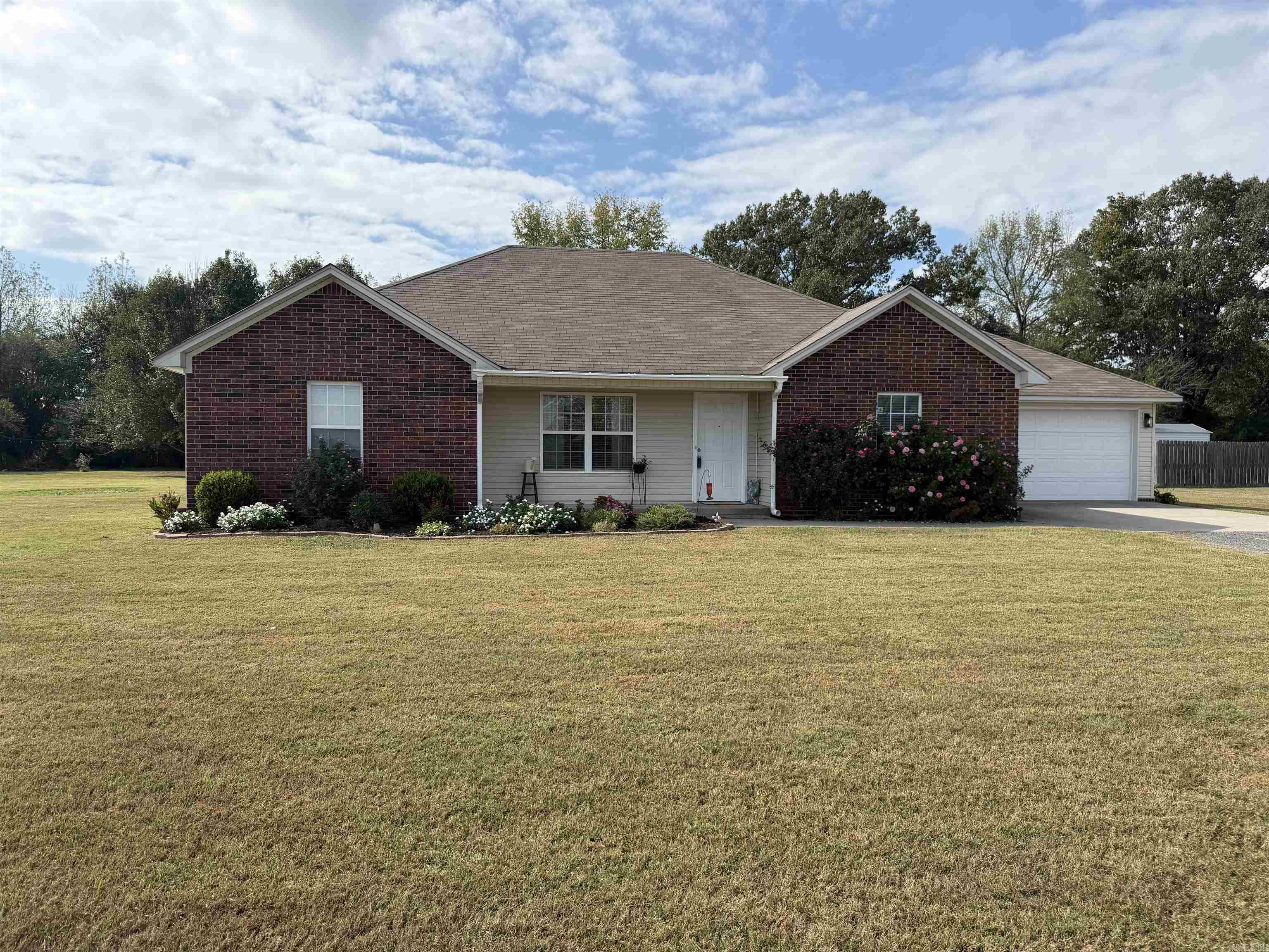 180 Nikki Belle Property Photo 1