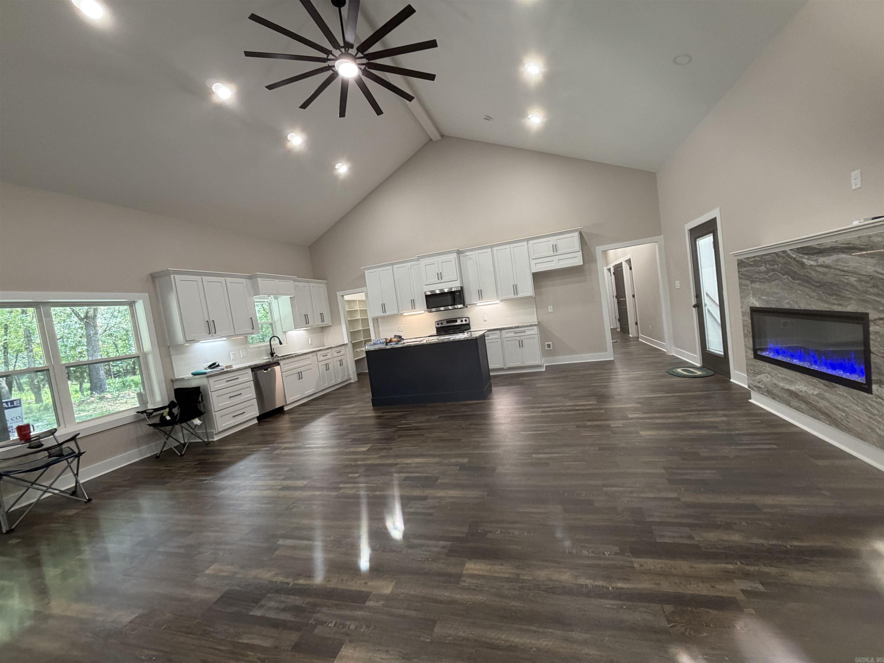 14411 Arnies Valley Road Property Photo 3