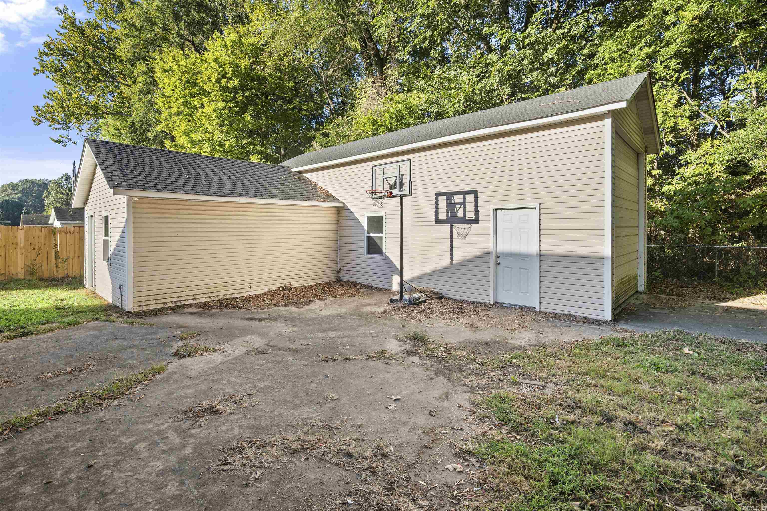 1406 N 23rd Property Photo 15