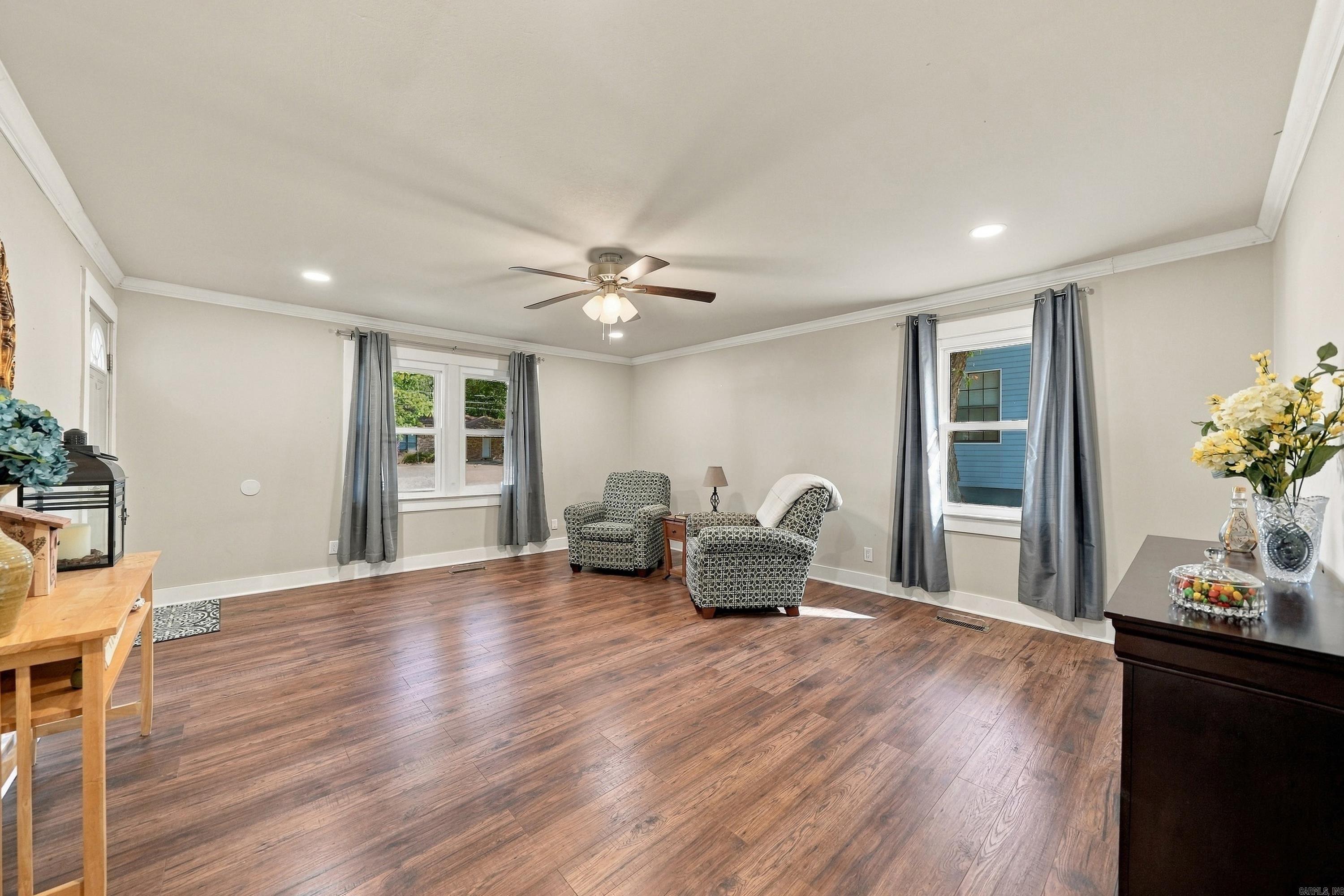 1106 W Sevier St Property Photo 5