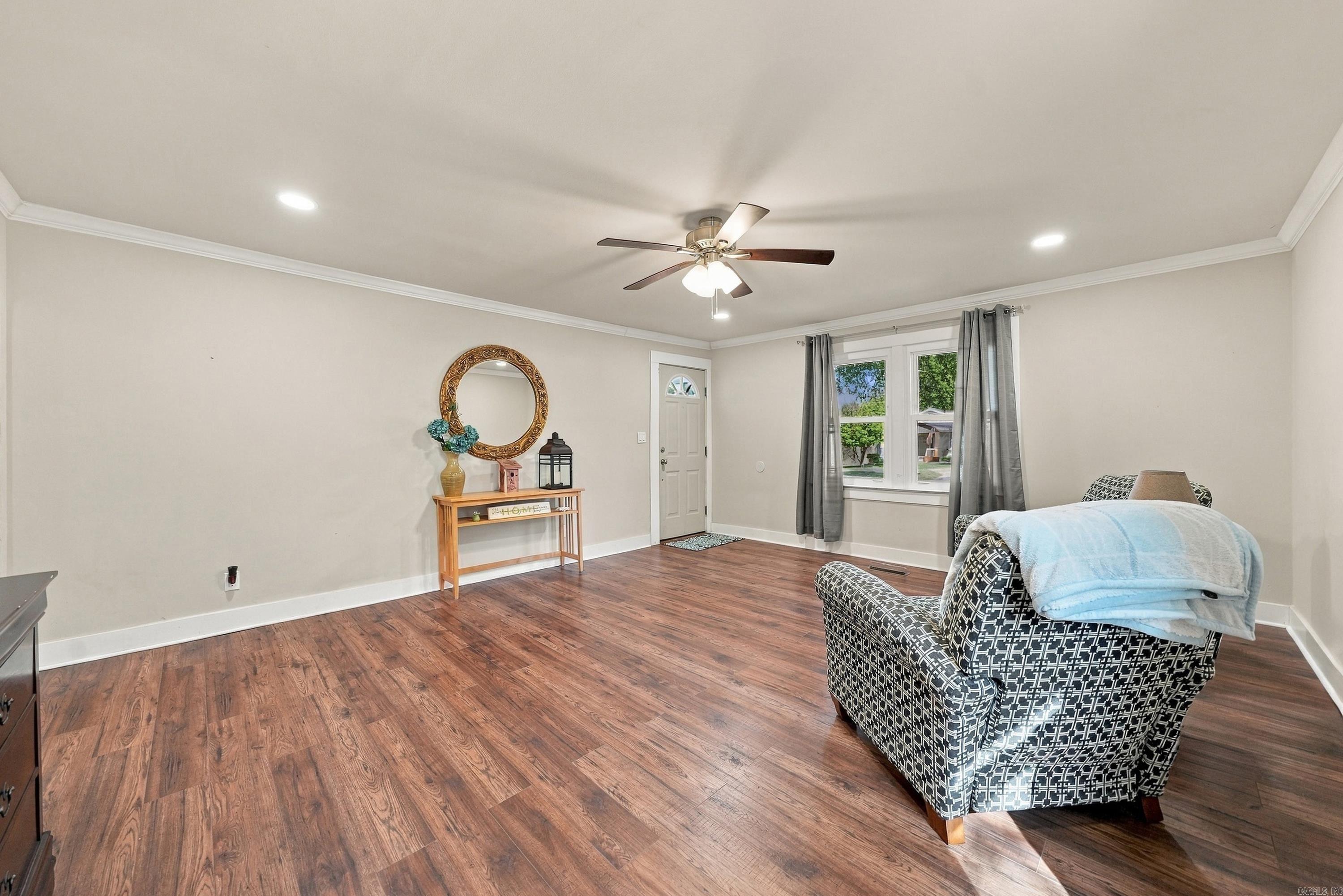 1106 W Sevier St Property Photo 8