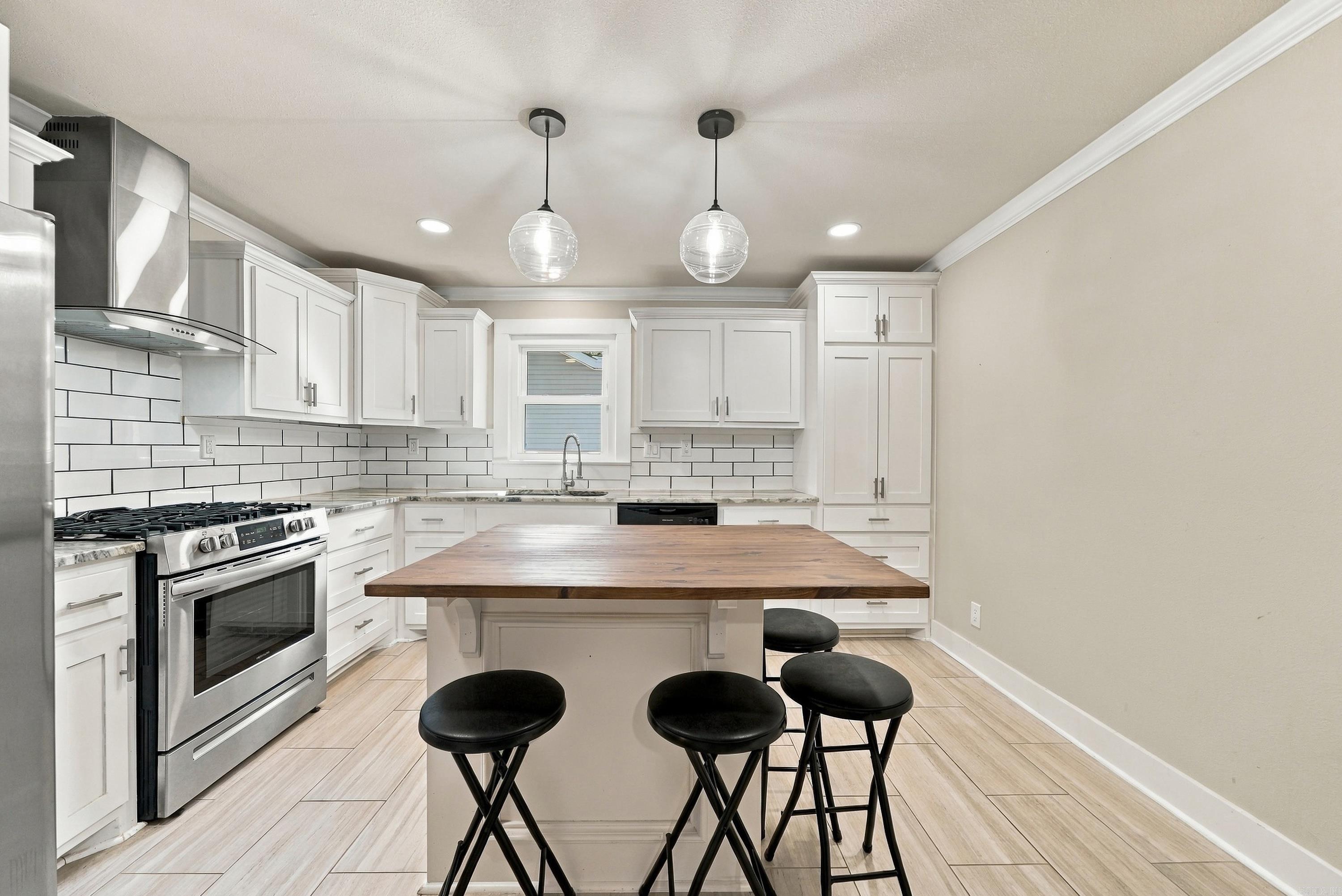 1106 W Sevier St Property Photo 14