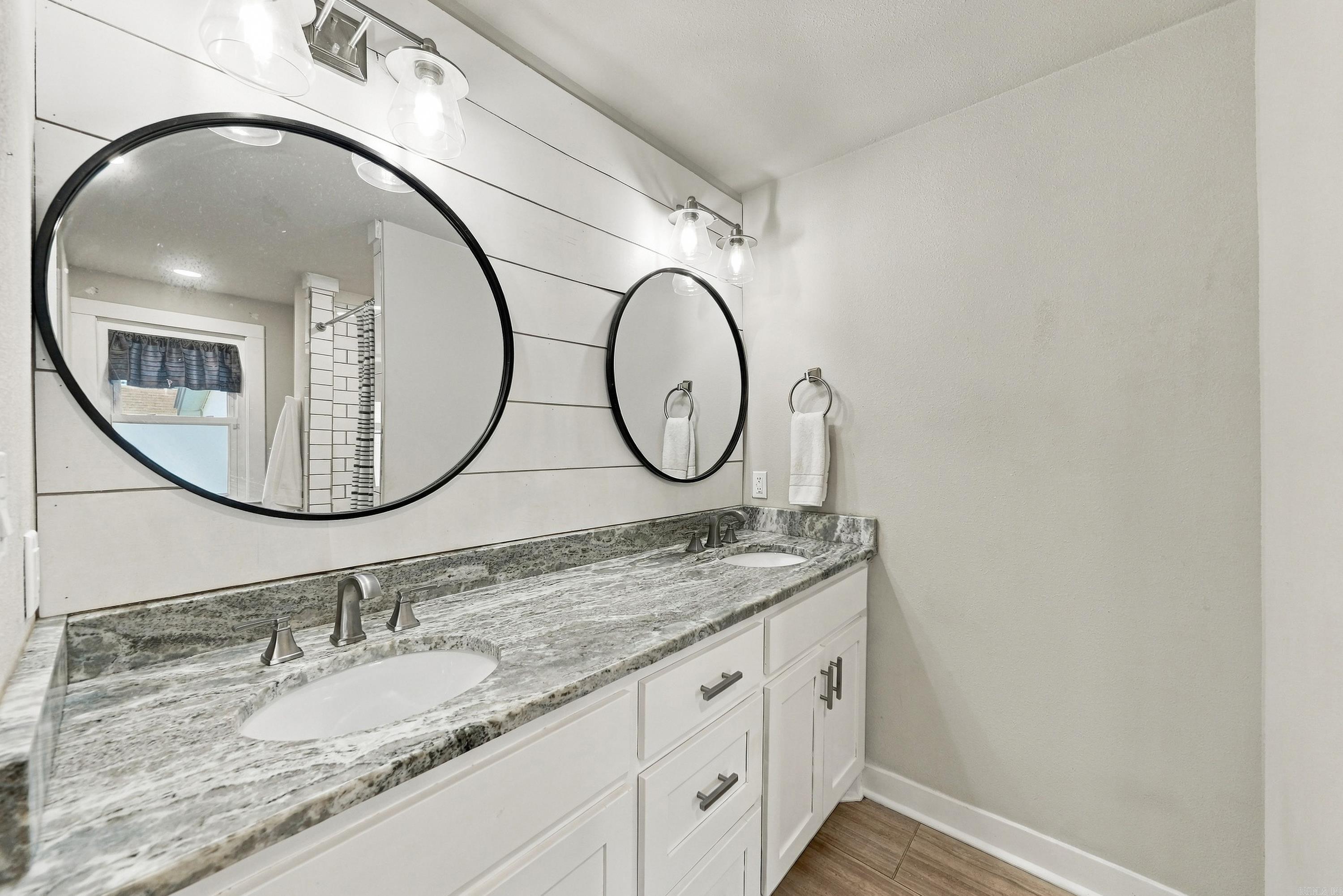 1106 W Sevier St Property Photo 25