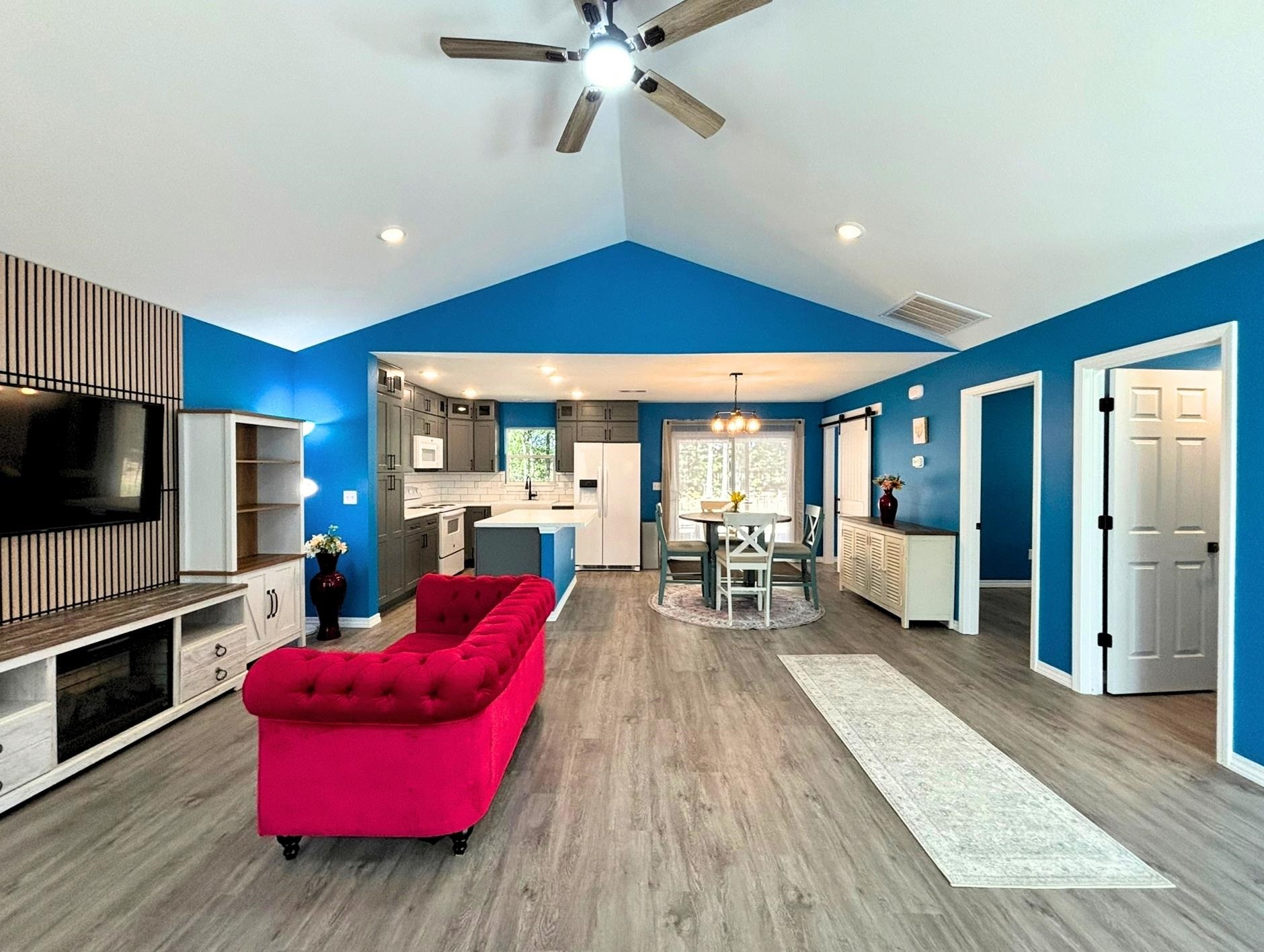 26041551 Property Photo 12