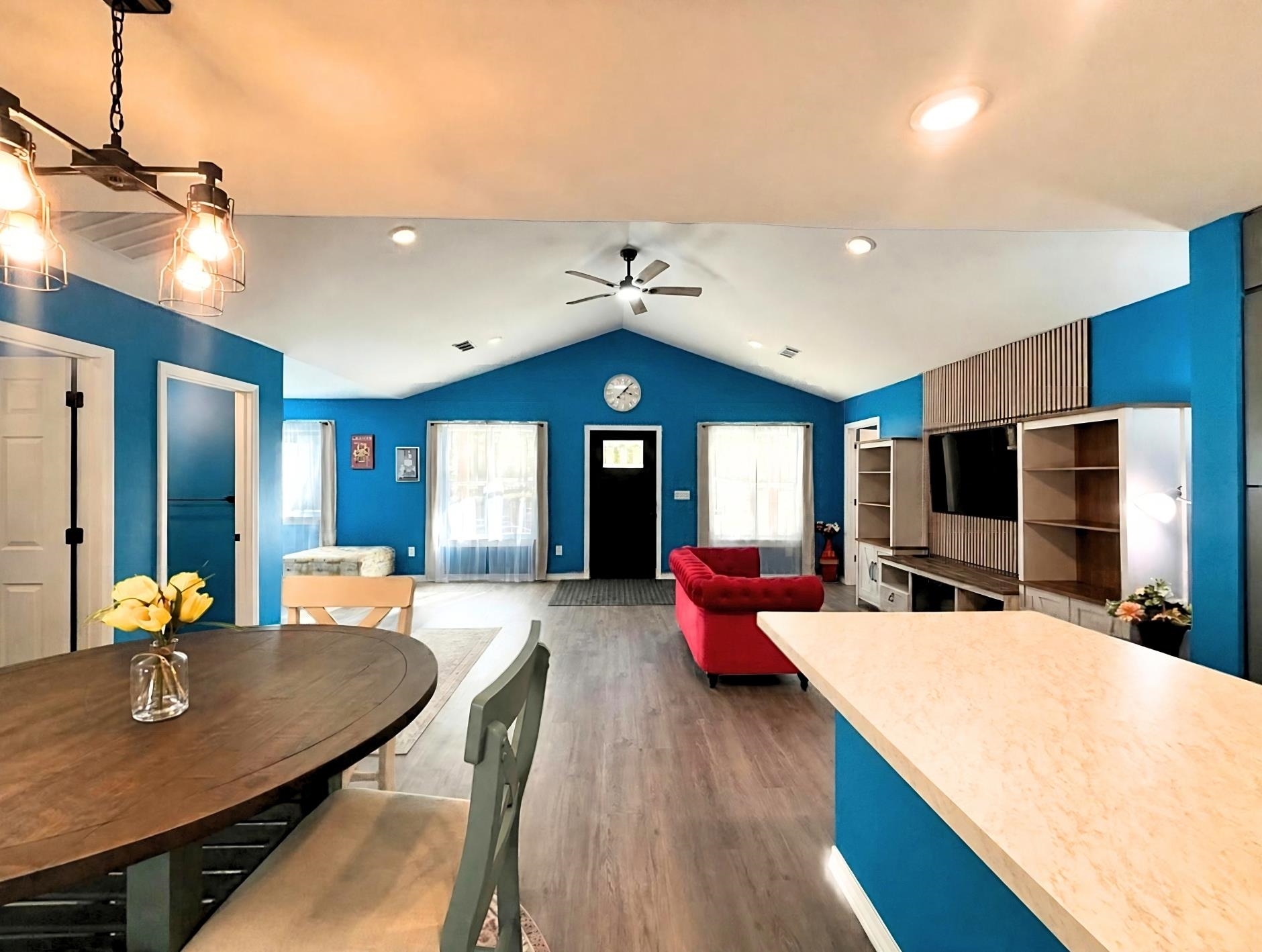 26041551 Property Photo 14