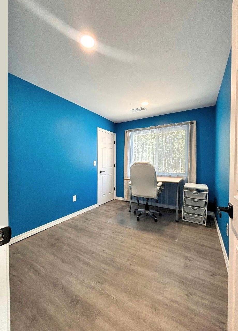 26041551 Property Photo 21