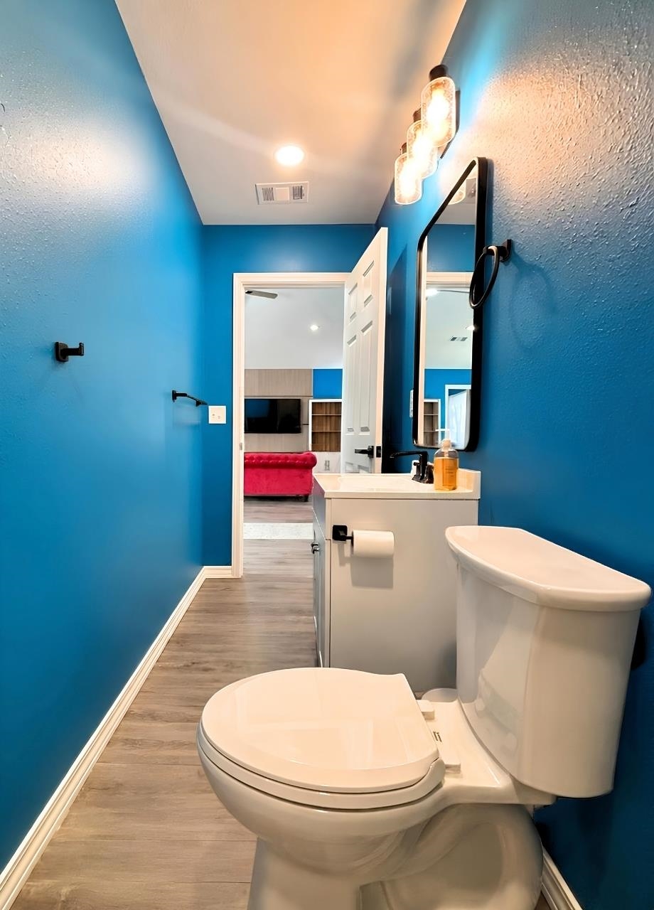 26041551 Property Photo 23