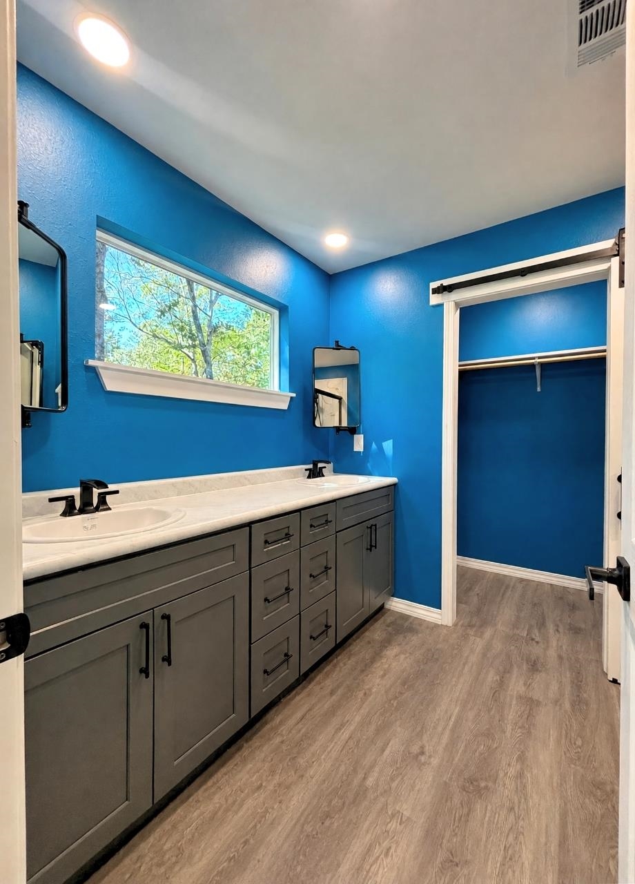 26041551 Property Photo 27