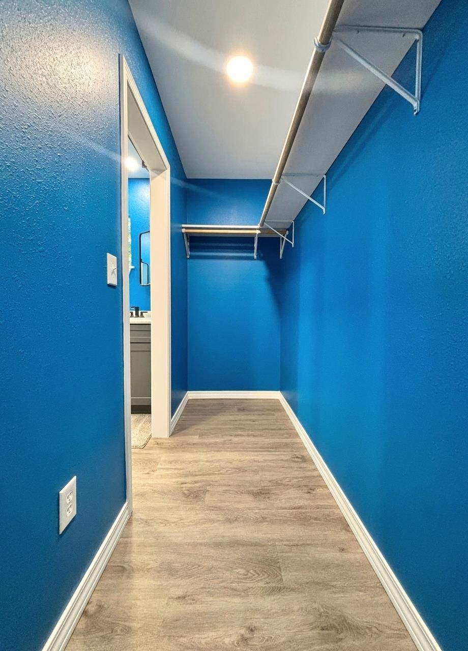 26041551 Property Photo 32