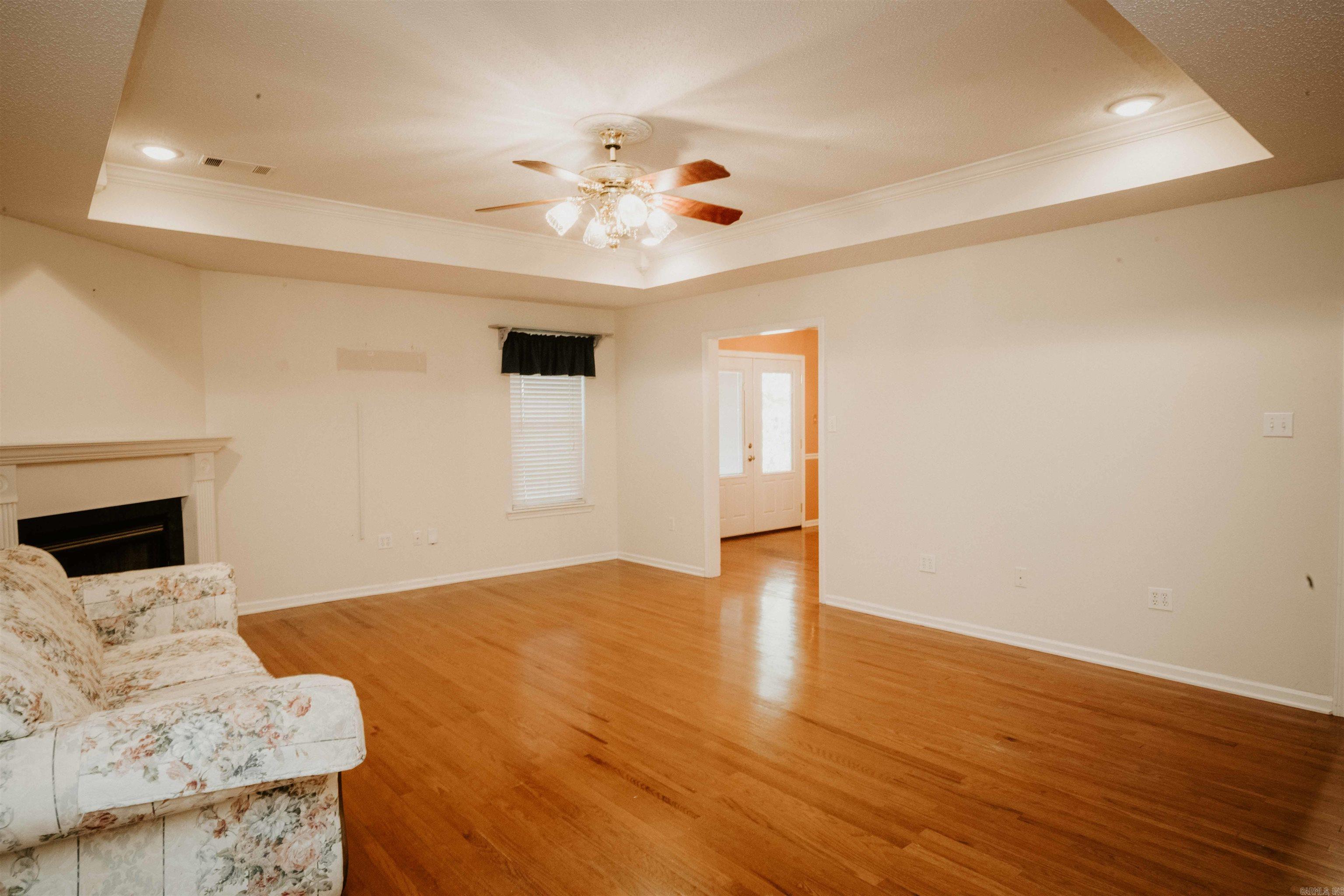 2406 Redwood Property Photo 9