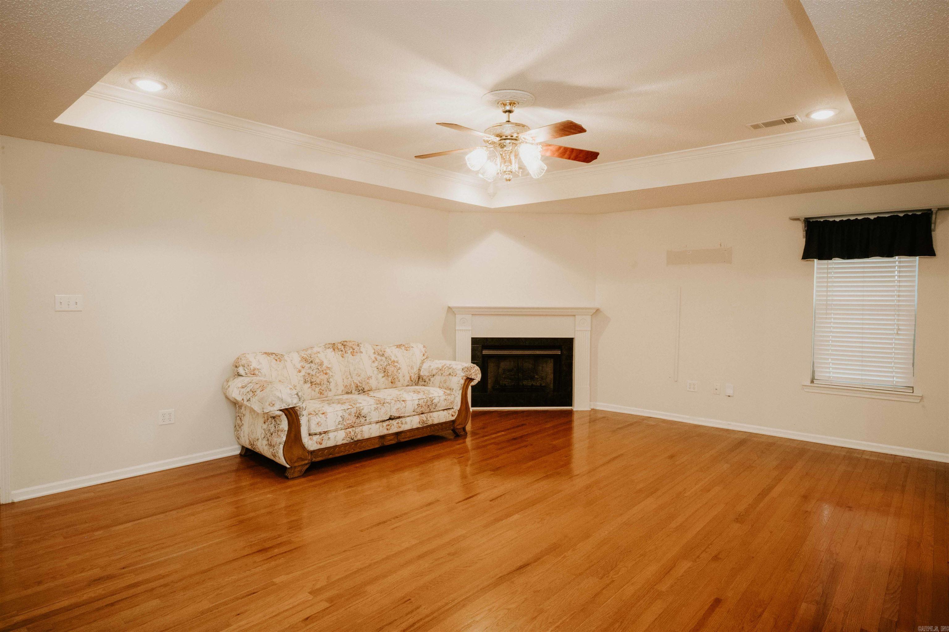 2406 Redwood Property Photo 10
