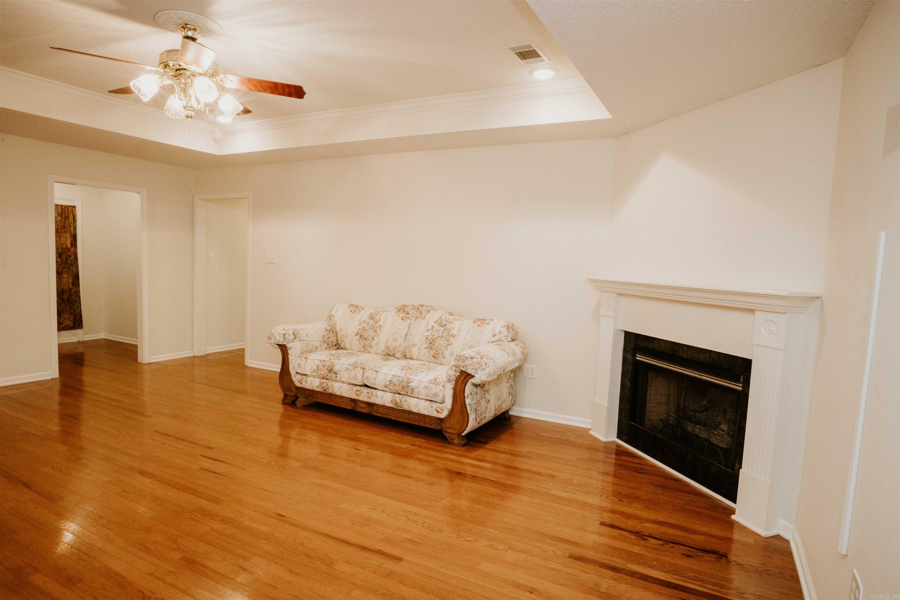 2406 Redwood Property Photo 11