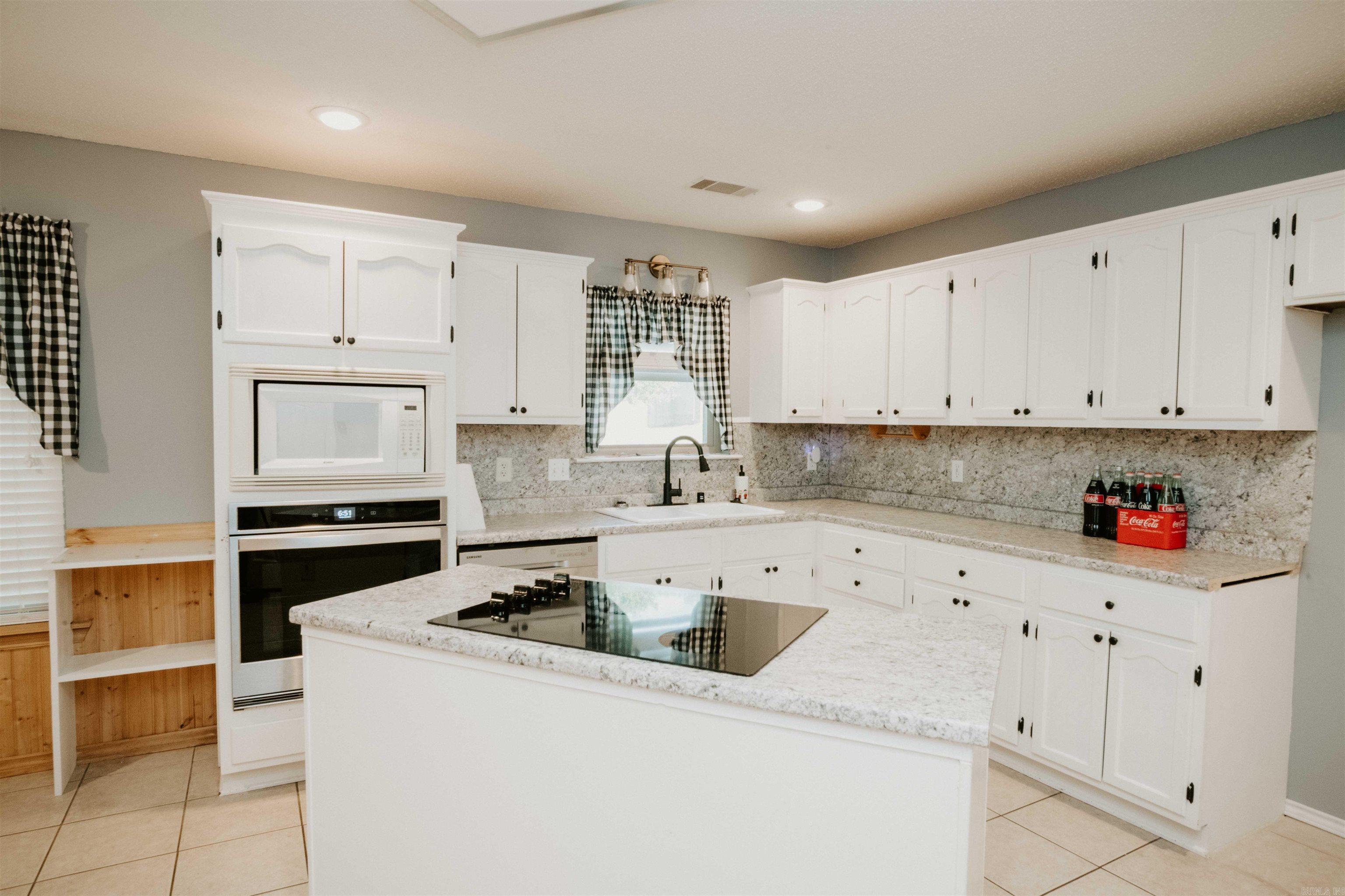2406 Redwood Property Photo 15