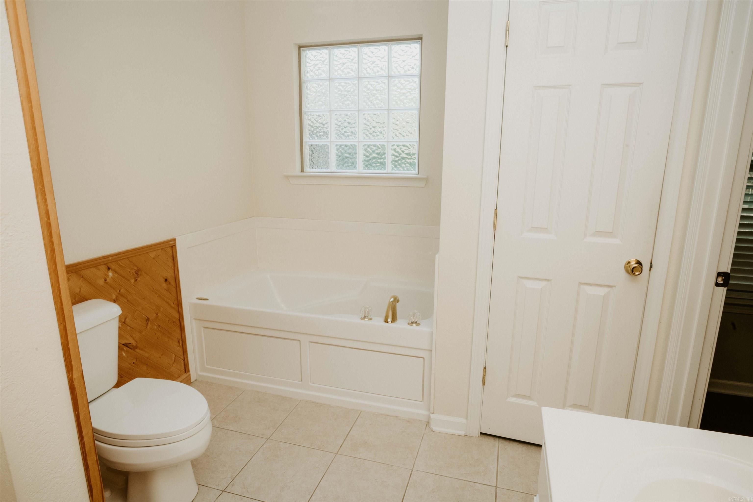 2406 Redwood Property Photo 27