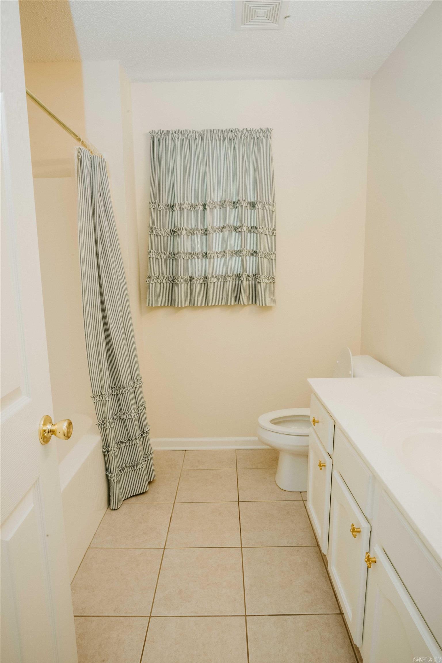 2406 Redwood Property Photo 30