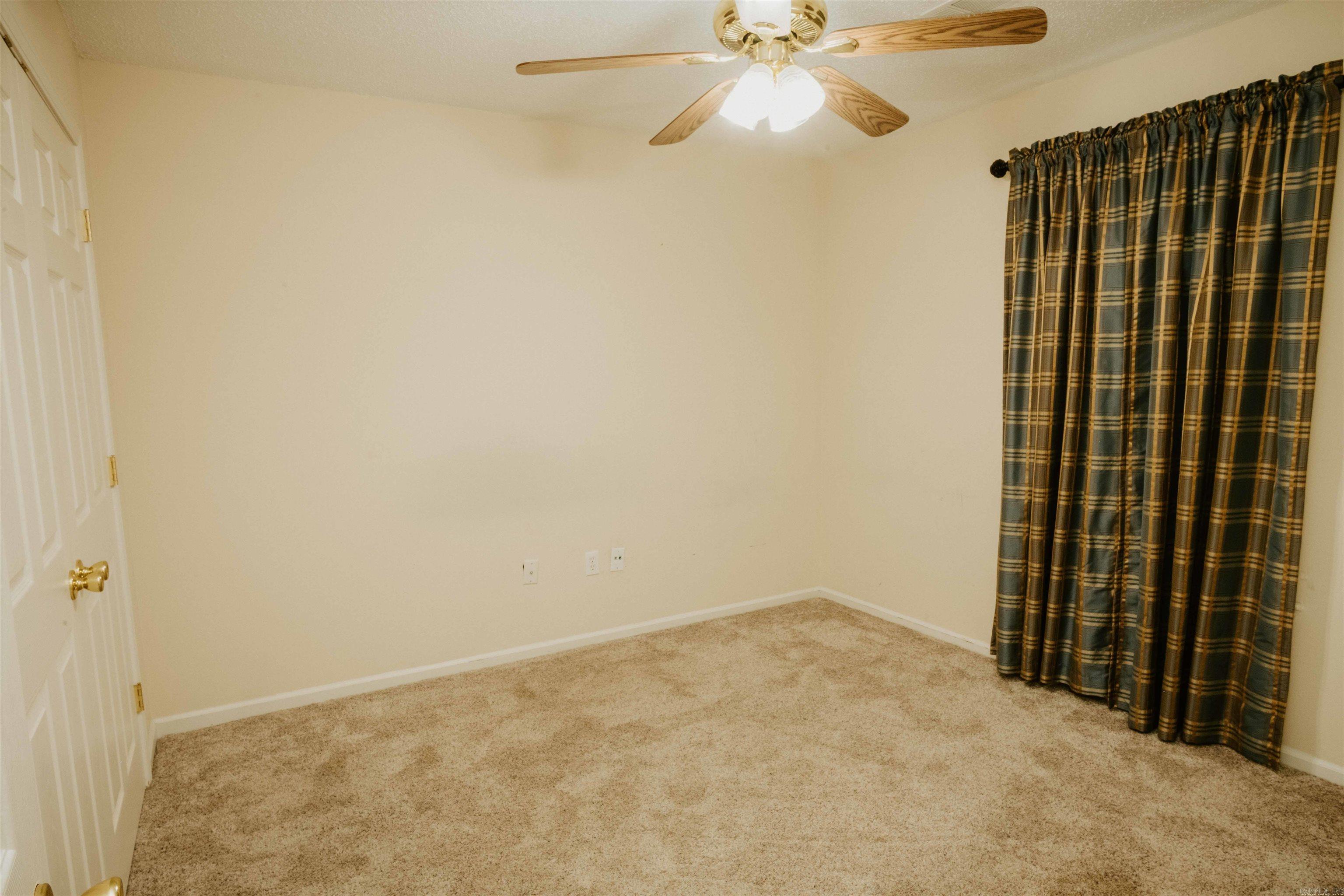2406 Redwood Property Photo 33