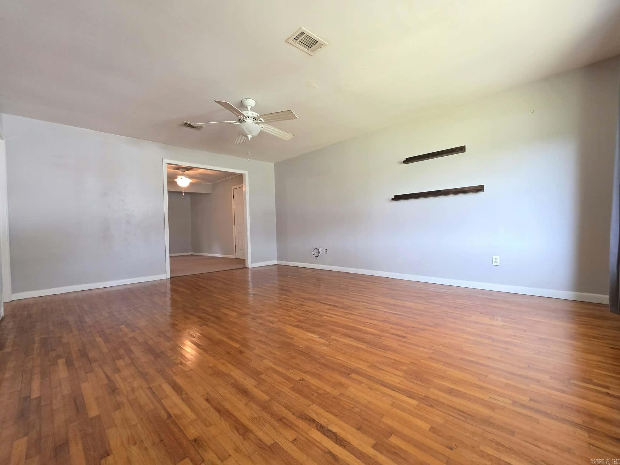 60 Wilson Loop Property Photo 3