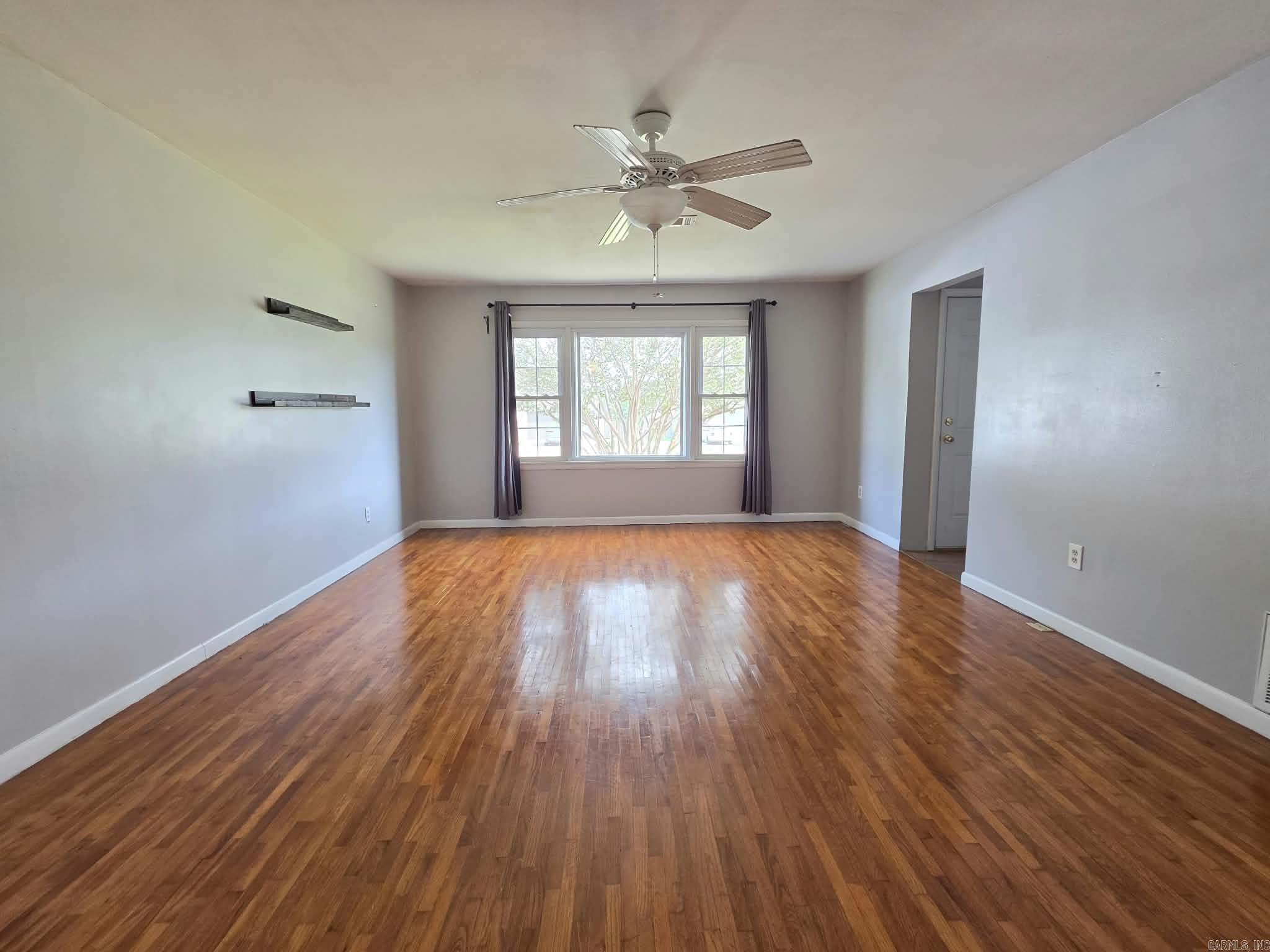 60 Wilson Loop Property Photo 4
