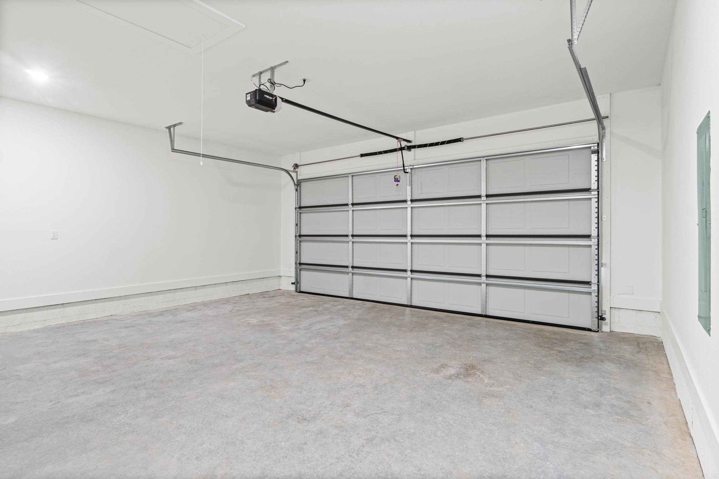 1913 Lakeview Drive Property Photo 24