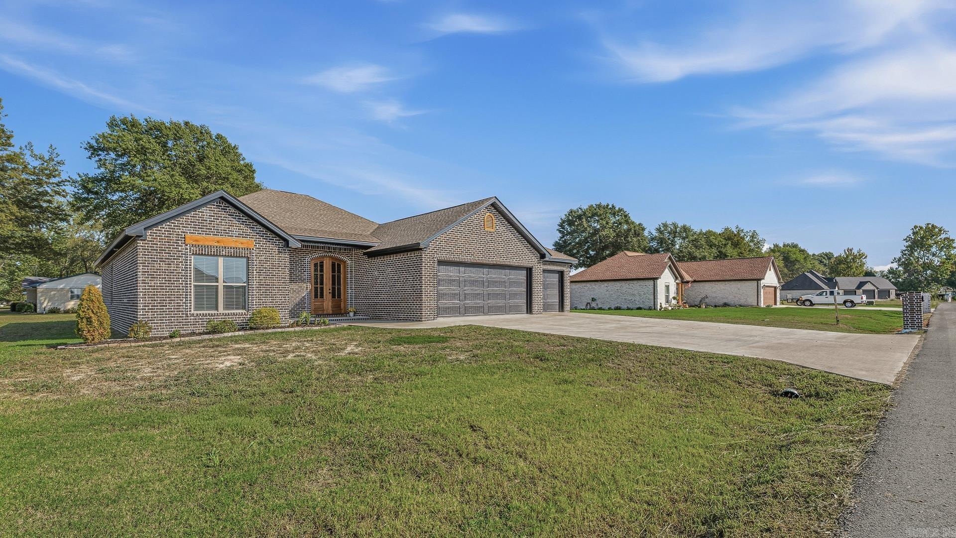 149 Nelson Circle Property Photo 3