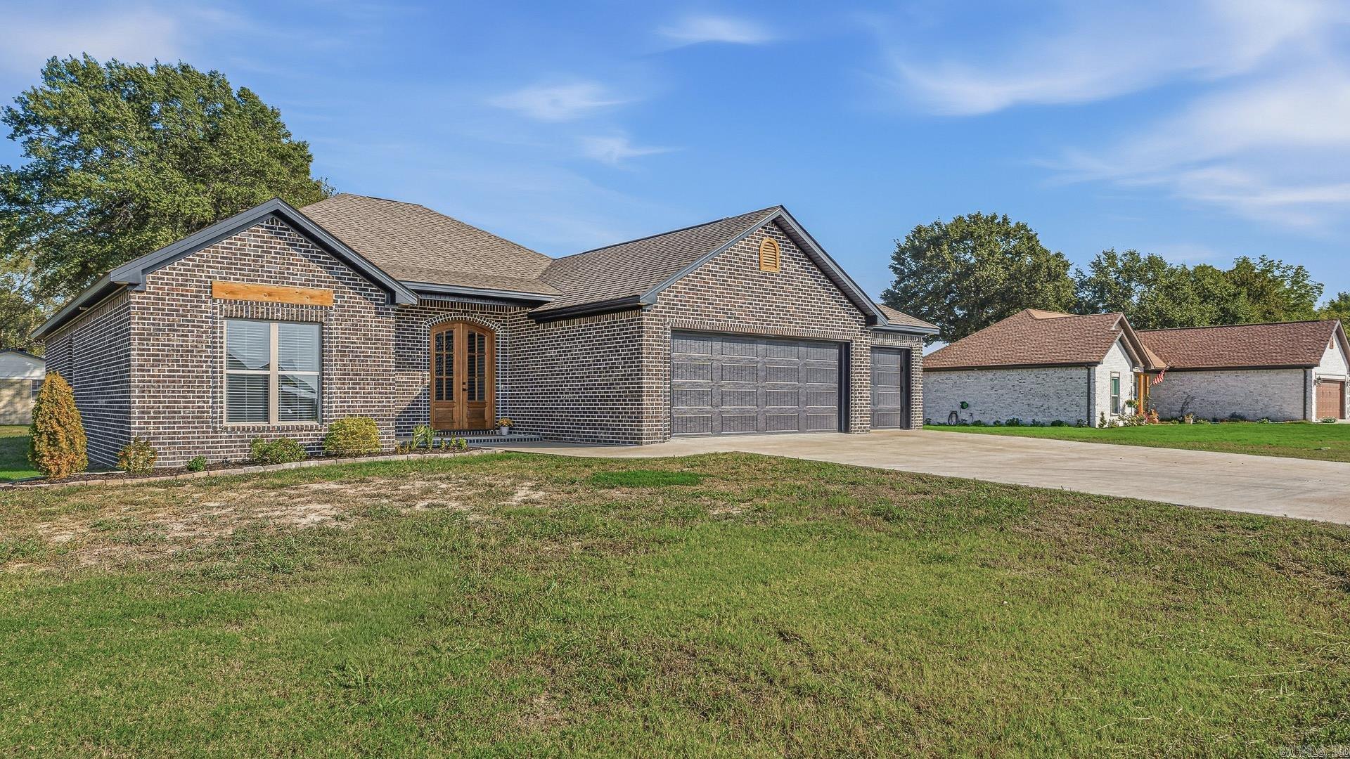 149 Nelson Circle Property Photo 4